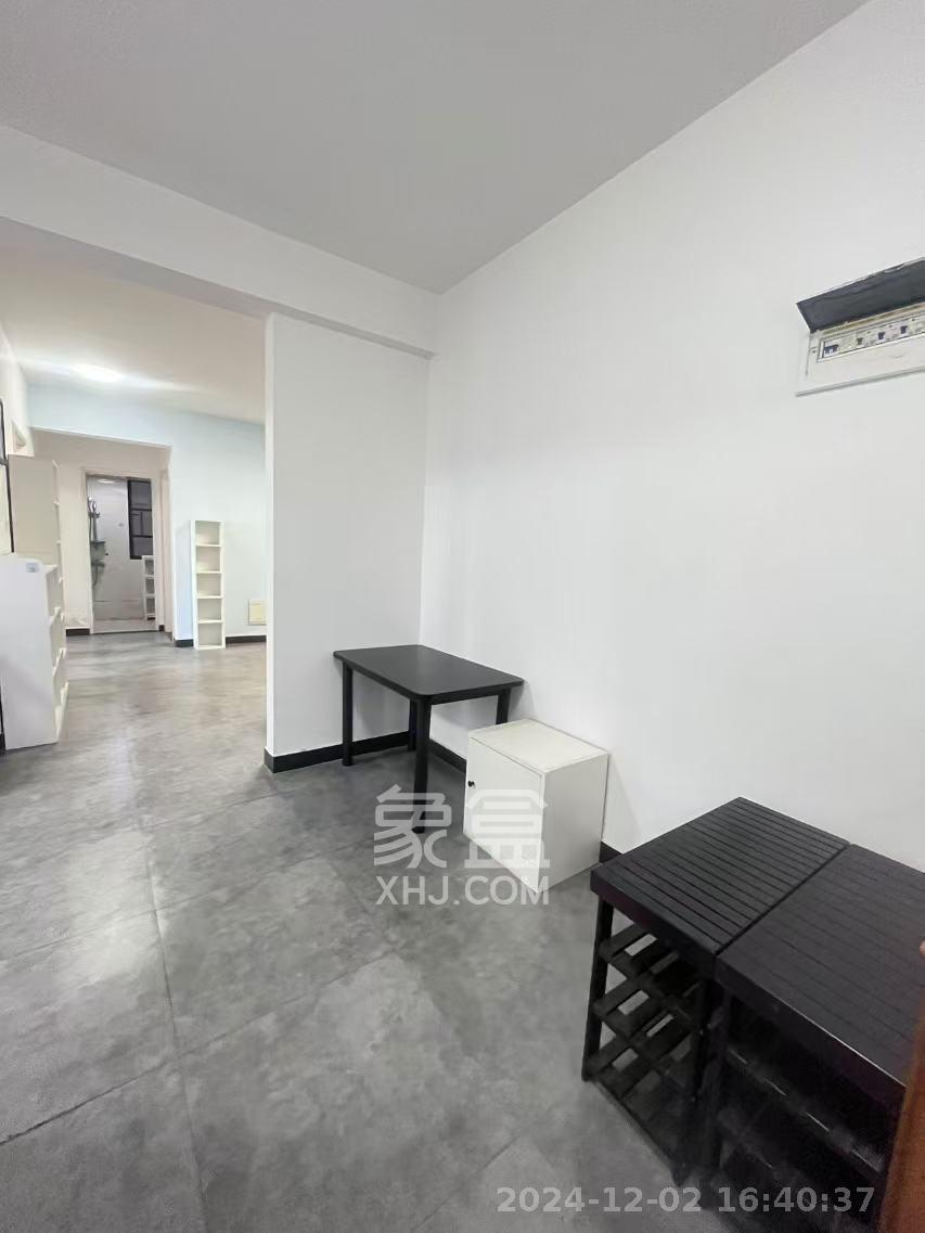 中国铁建梅溪青秀二期  4室2厅2卫    3400.0元/月室内图