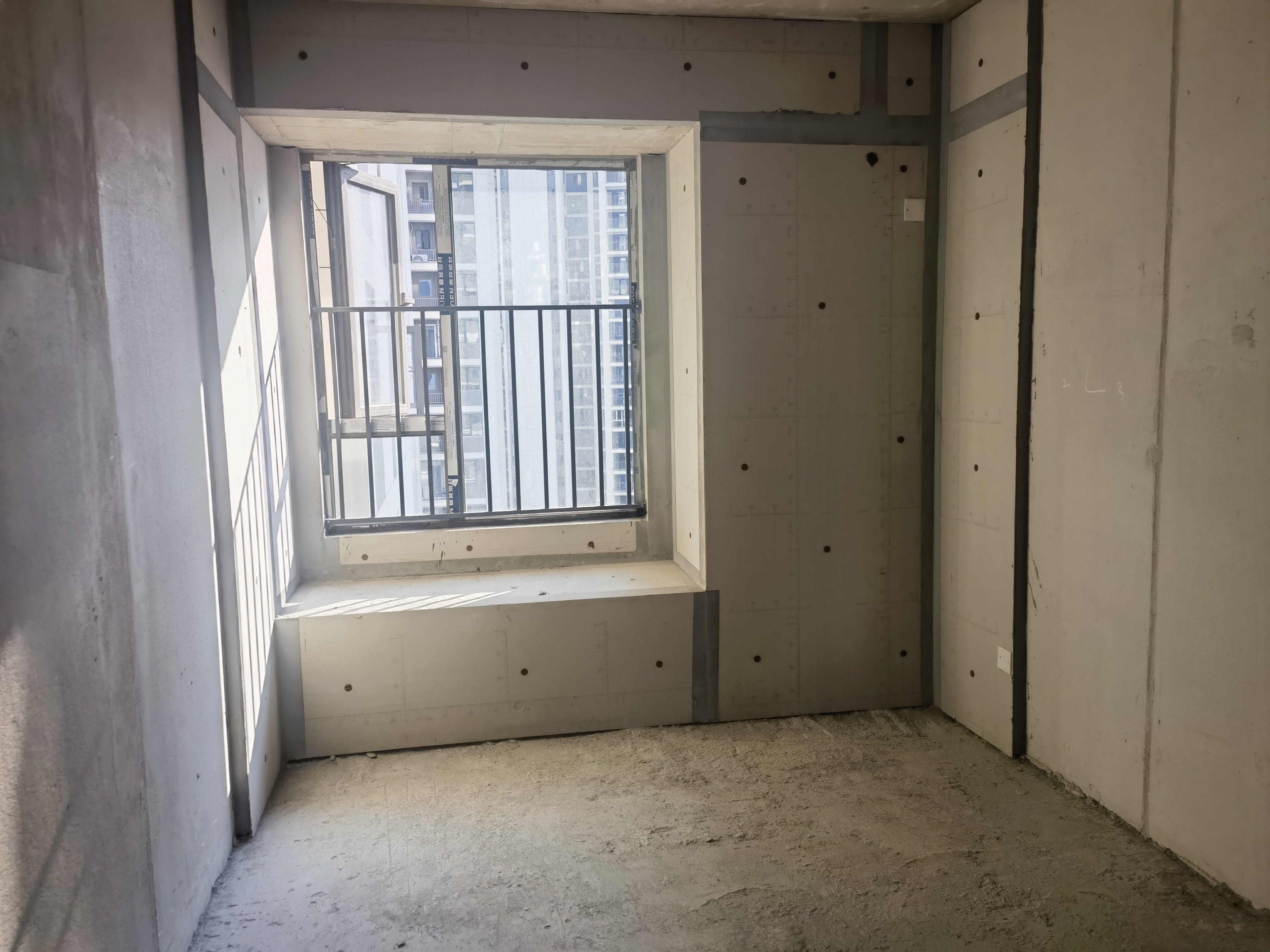 吾悦广场 5室2厅2卫 82.8万 吾悦广场 5室2厅2卫 82.8万客厅