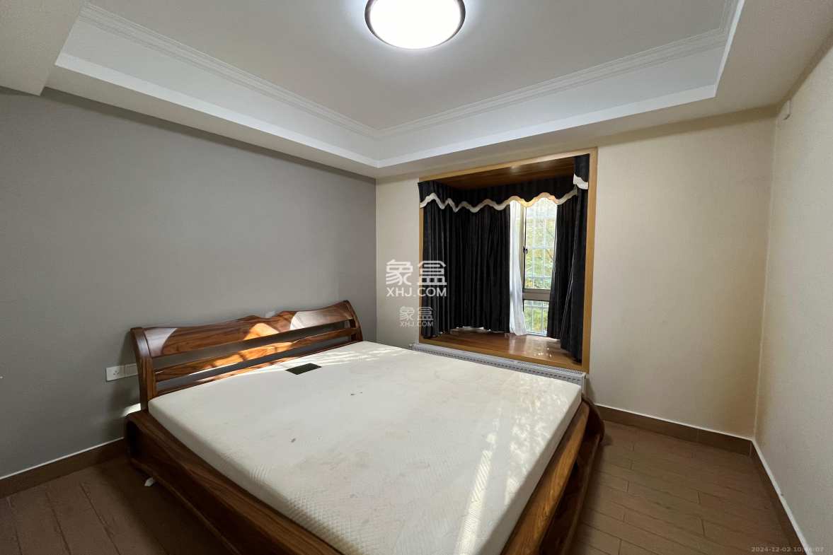 鑫源公寓 4室2厅1卫 5500.0元/月 鑫源公寓 4室2厅1卫 5500.0元/月室内图