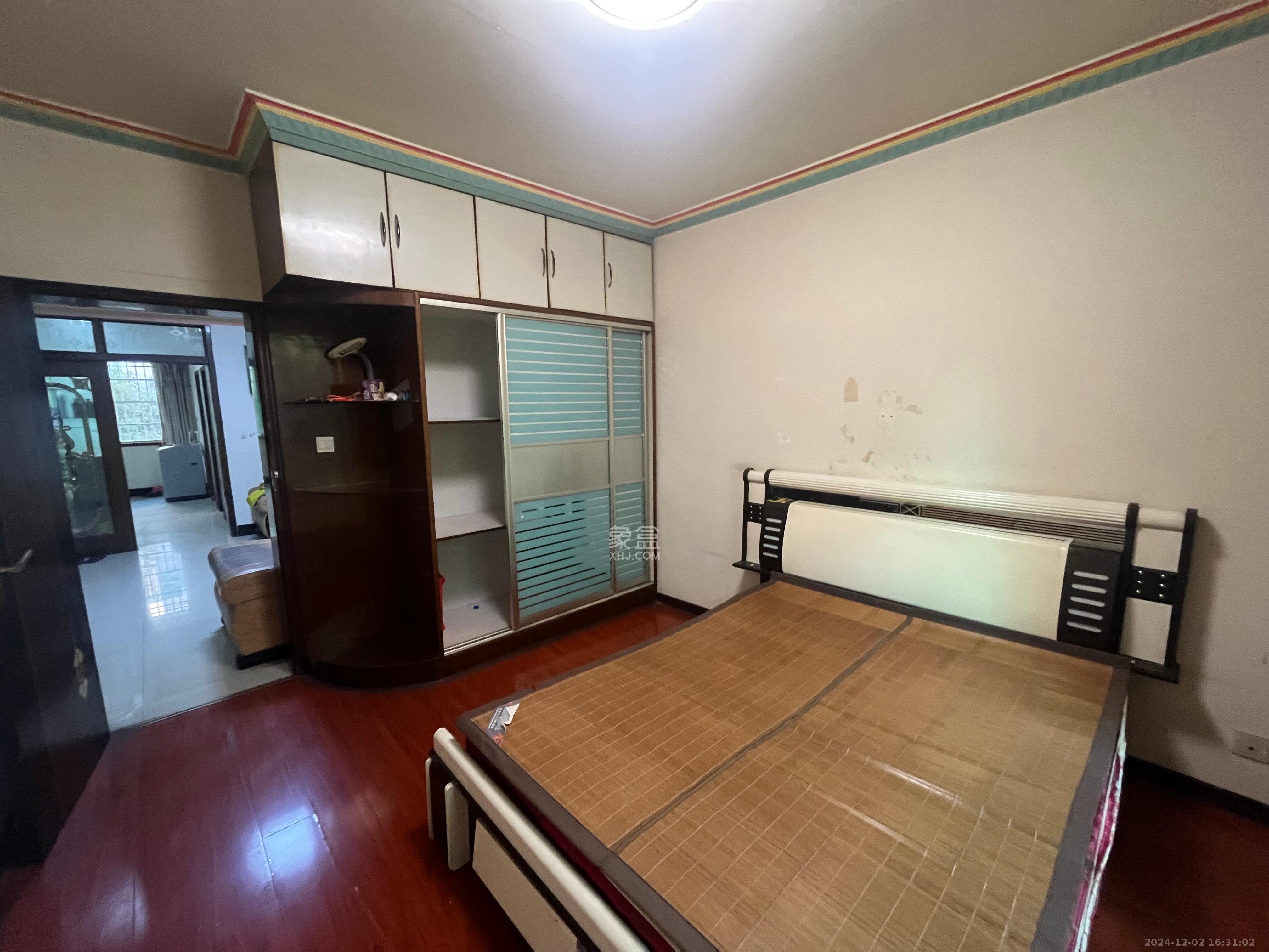 中南汽车世界 2室2厅1卫 1200.0元/月 中南汽车世界 2室2厅1卫 1200.0元/月室内图