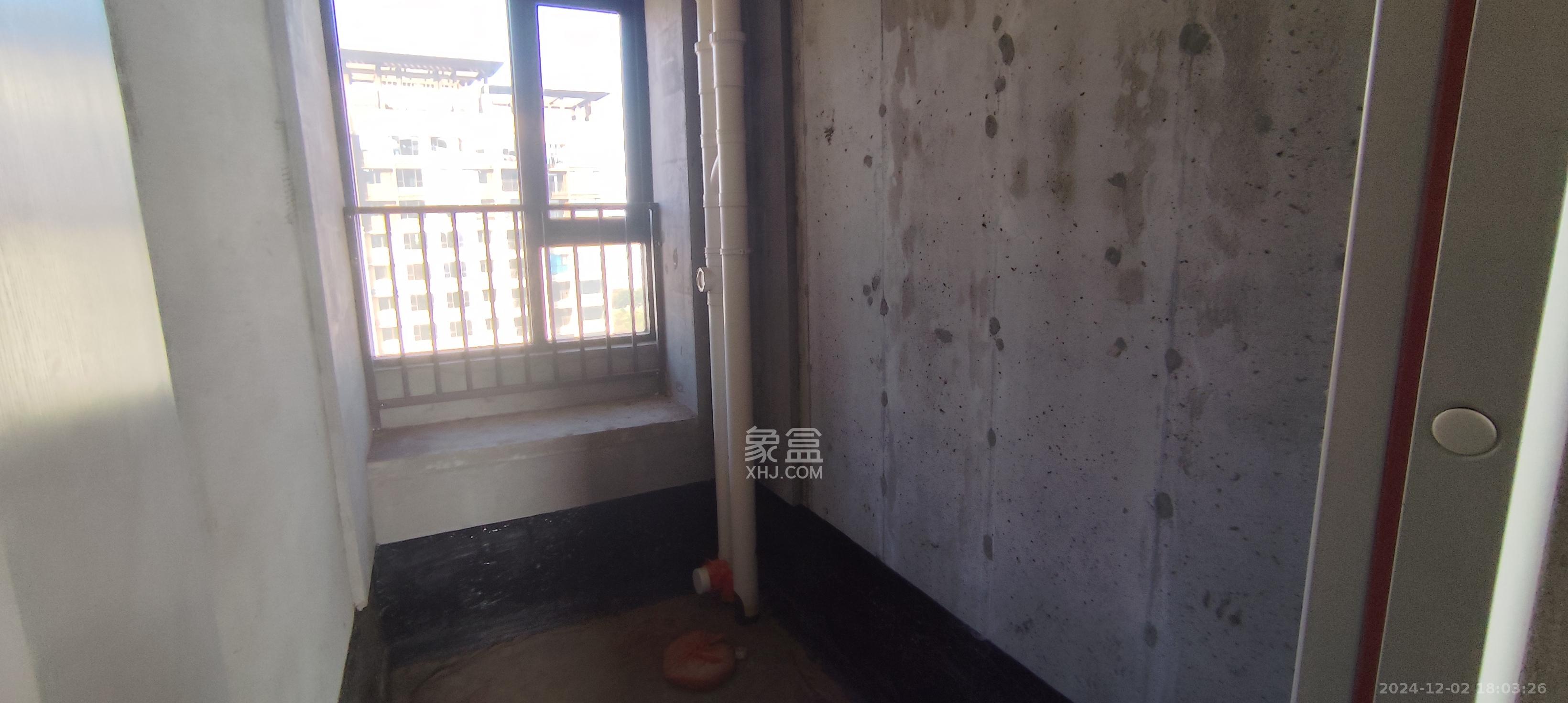 锦绣世家西苑 4室2厅2卫 50.0万 锦绣世家西苑 4室2厅2卫 50.0万客厅