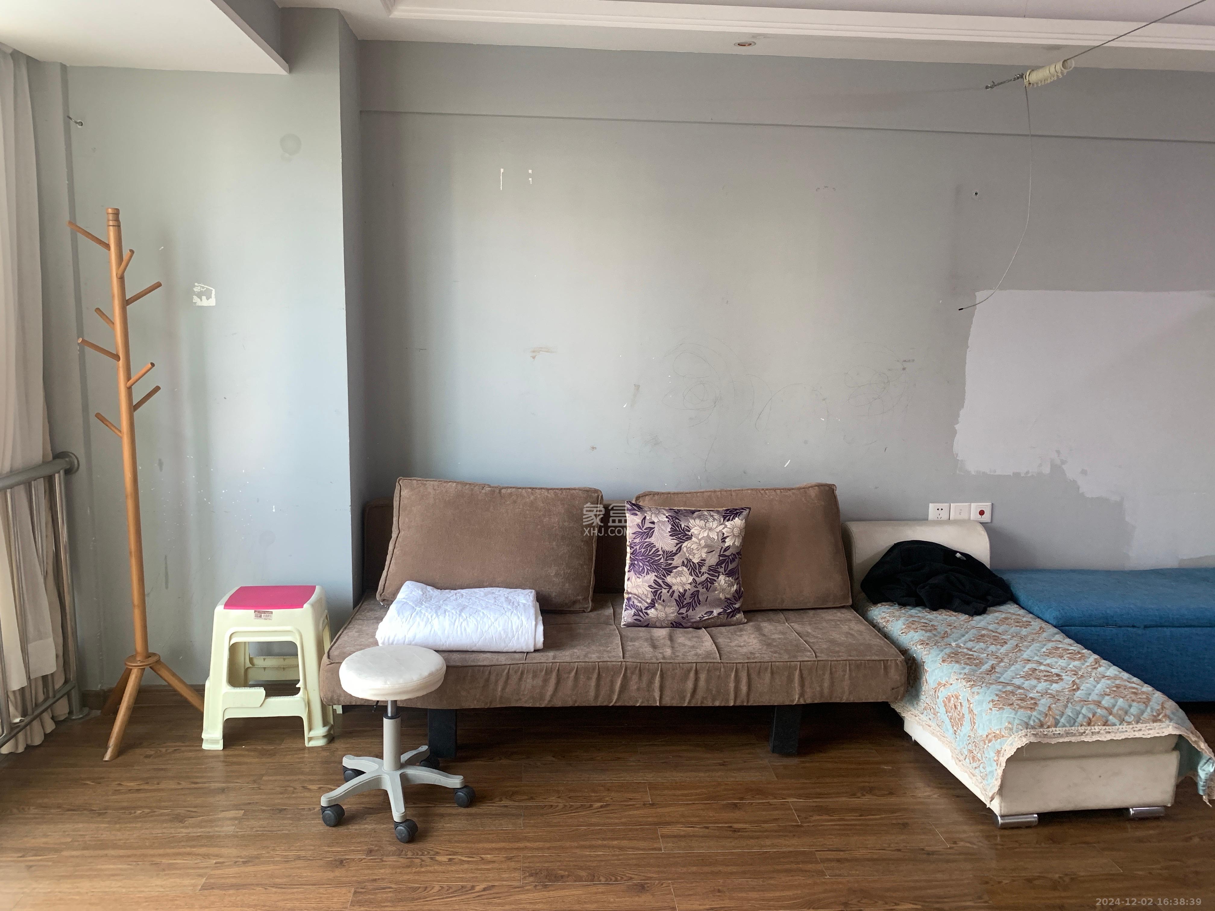 德思勤城市广场(宝格丽公寓) 1室1厅1卫 1800.0元/月 德思勤城市广场(宝格丽公寓) 1室1厅1卫 1800.0元/月室内图