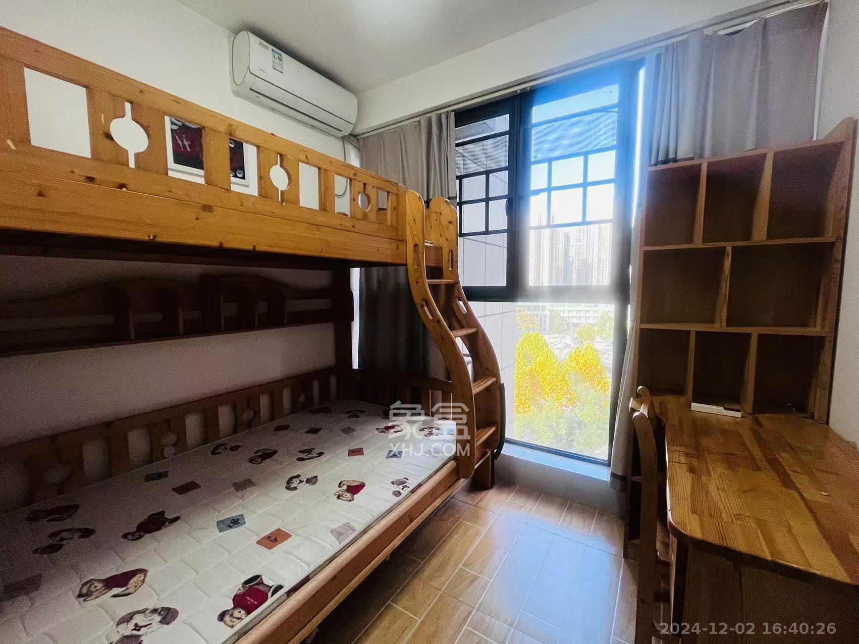 中国铁建梅溪青秀二期  4室2厅2卫    3400.0元/月室内图