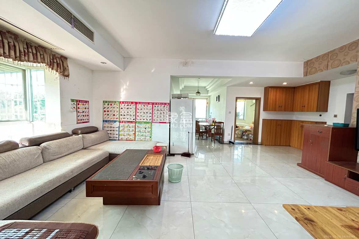 中南汽车世界 3室2厅2卫 1200.0元/月 中南汽车世界 3室2厅2卫 1200.0元/月室内图