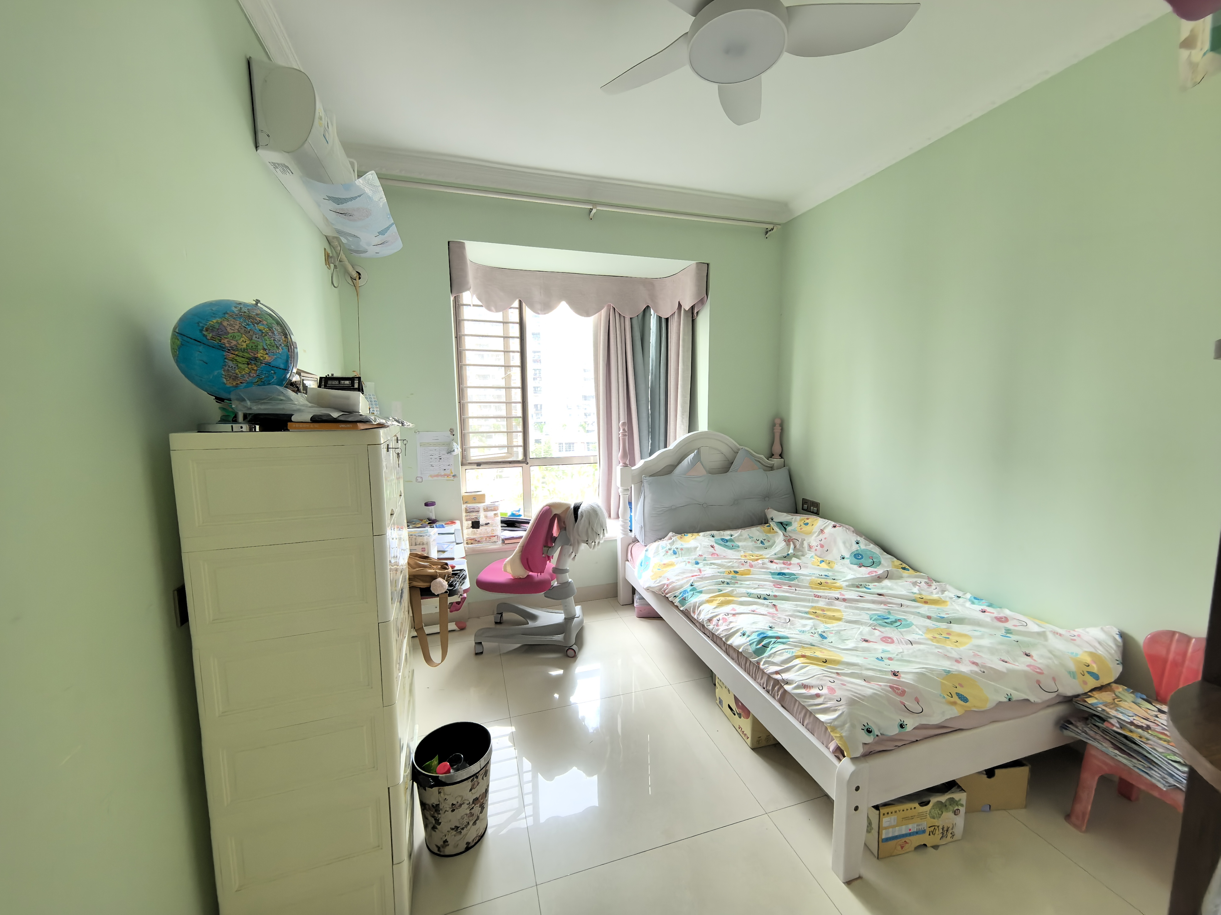 泉海好家园 3室2厅2卫 180.0万 泉海好家园 3室2厅2卫 180.0万客厅