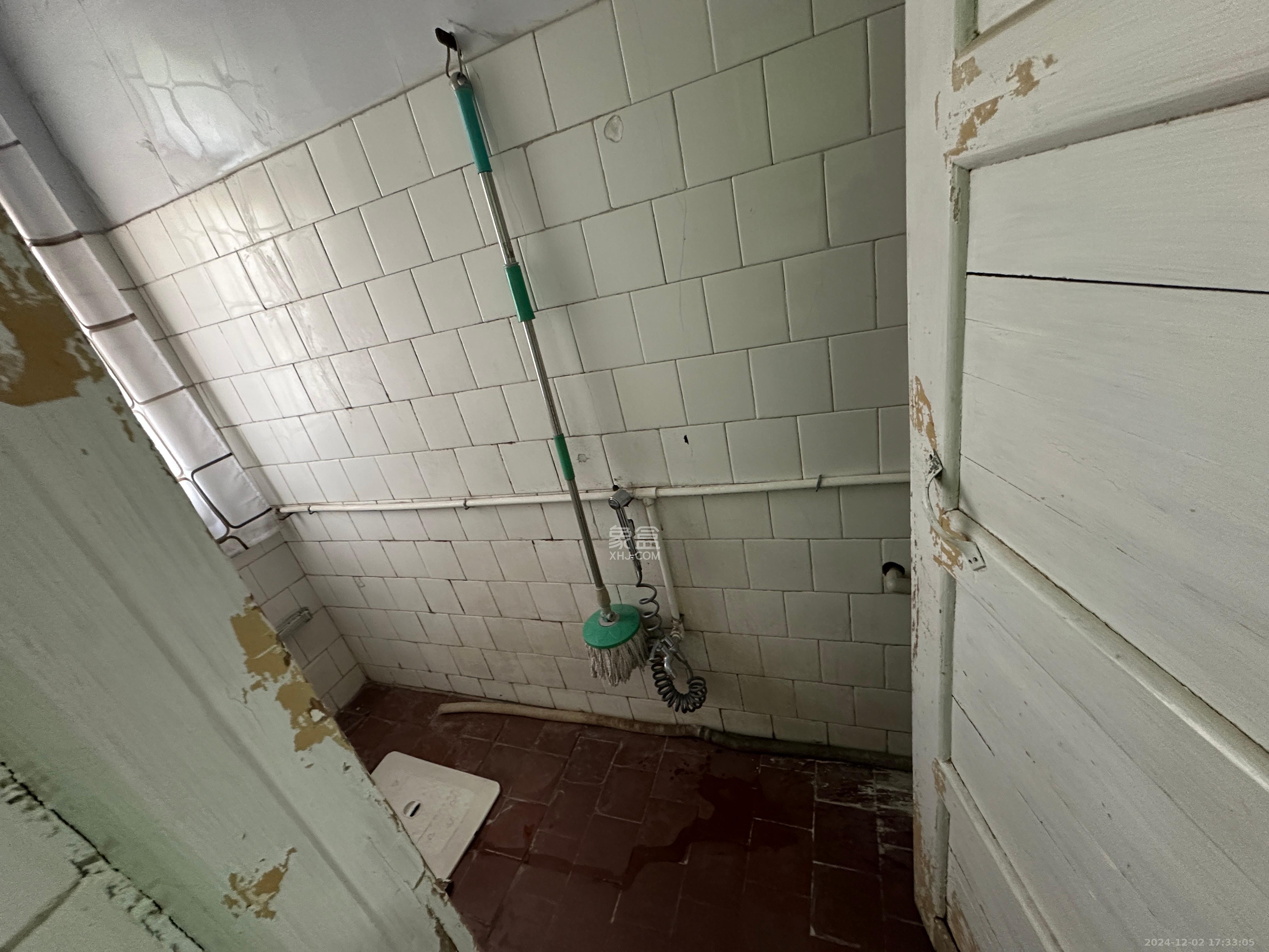 桔园小区1-8片 3室2厅1卫 1300.0元/月 桔园小区1-8片 3室2厅1卫 1300.0元/月室内图