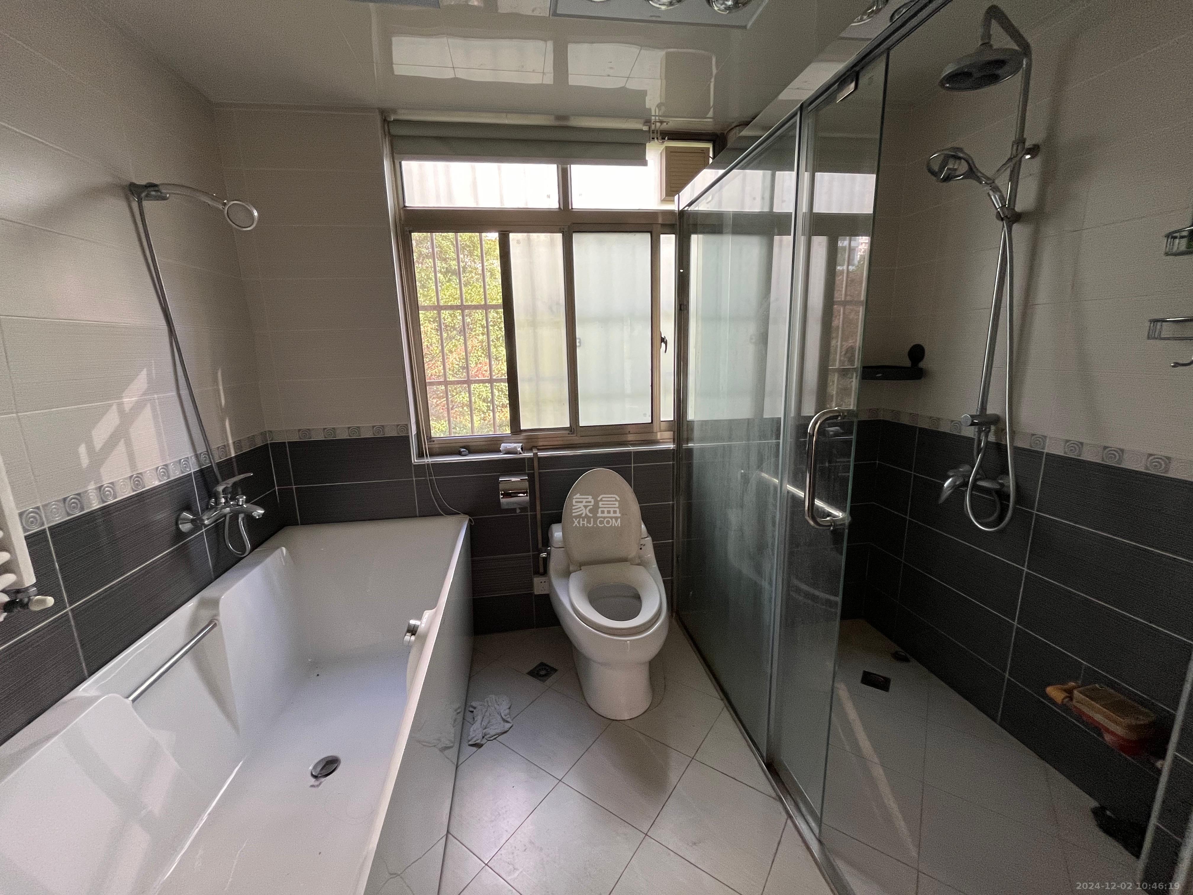 鑫源公寓 4室2厅1卫 5500.0元/月 鑫源公寓 4室2厅1卫 5500.0元/月室内图