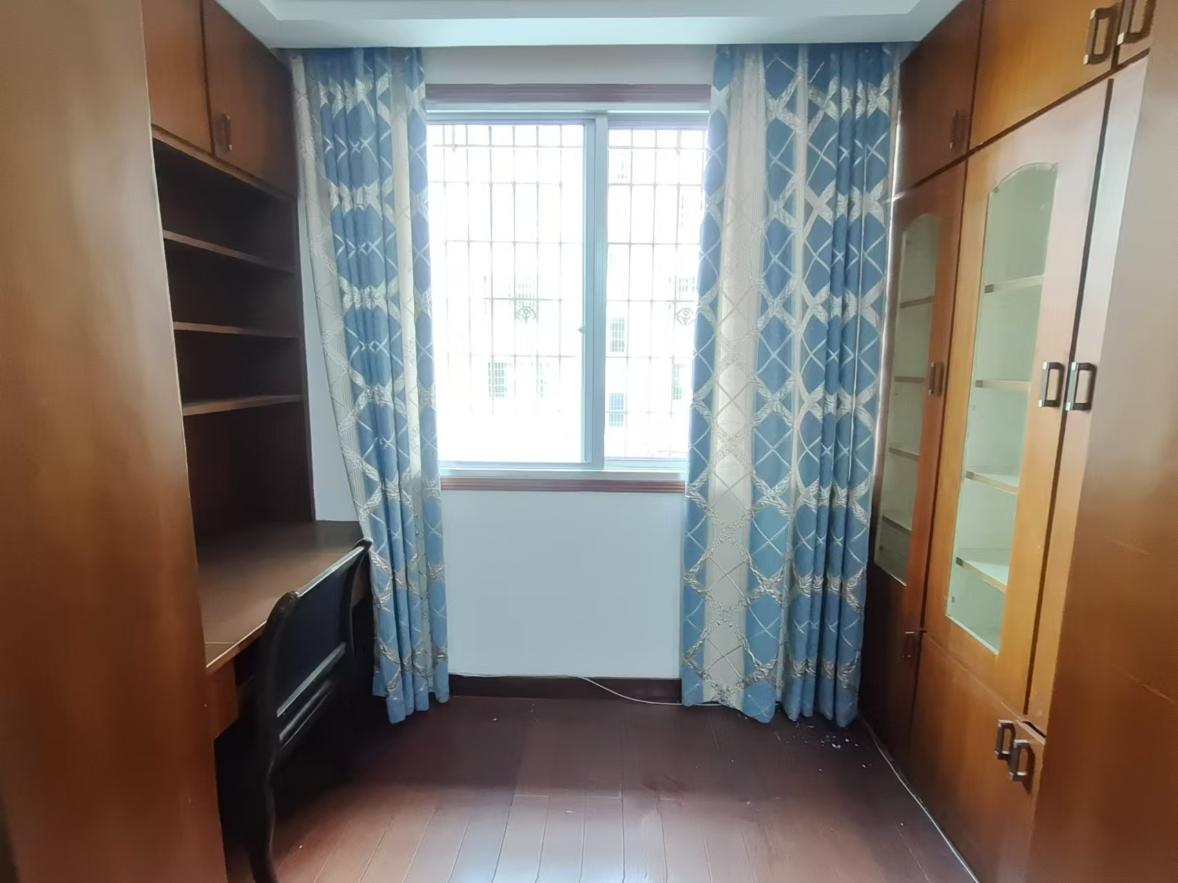 娄星区散盘 3室2厅1卫 45.0万 娄星区散盘 3室2厅1卫 45.0万客厅