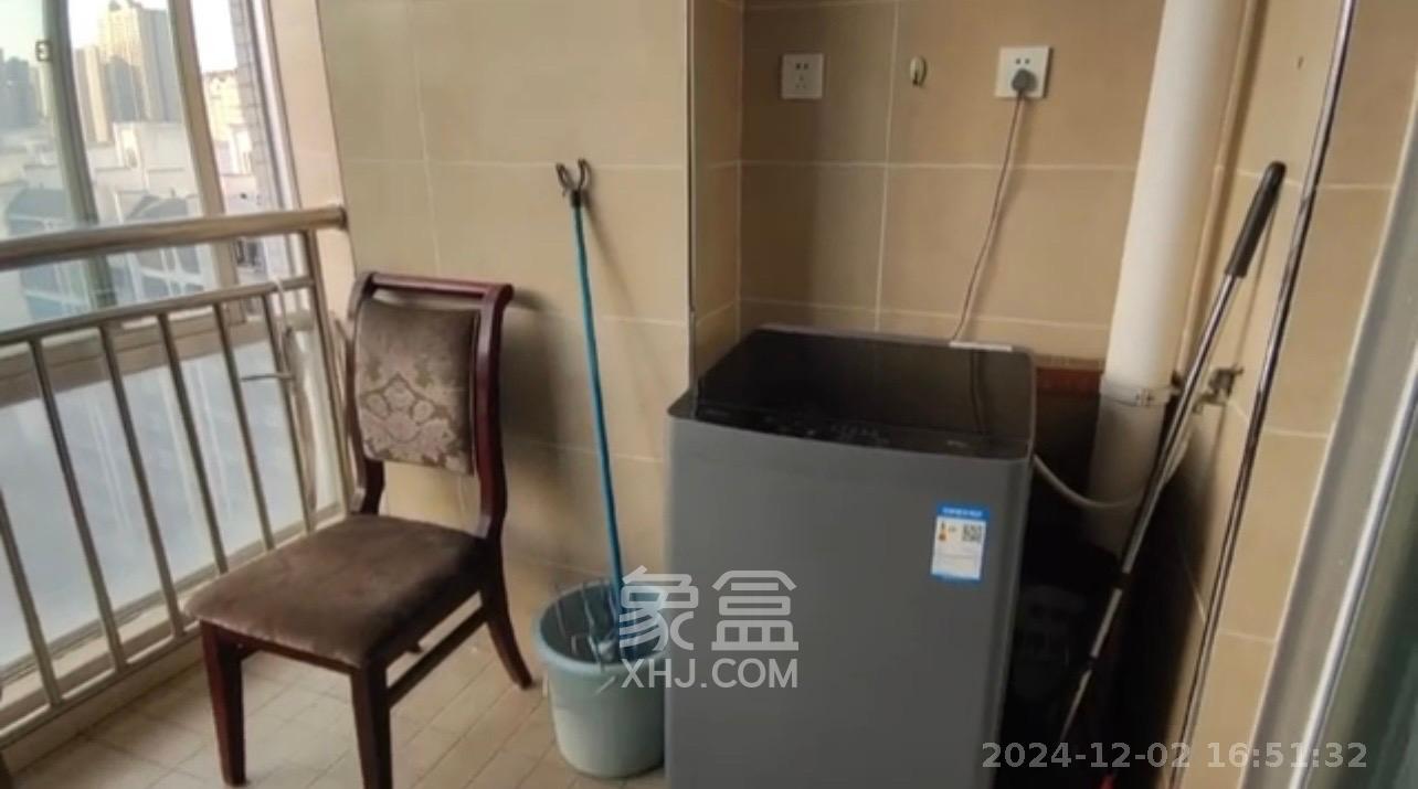 观湖公寓  1室1厅1卫   1600.00元/月室内图