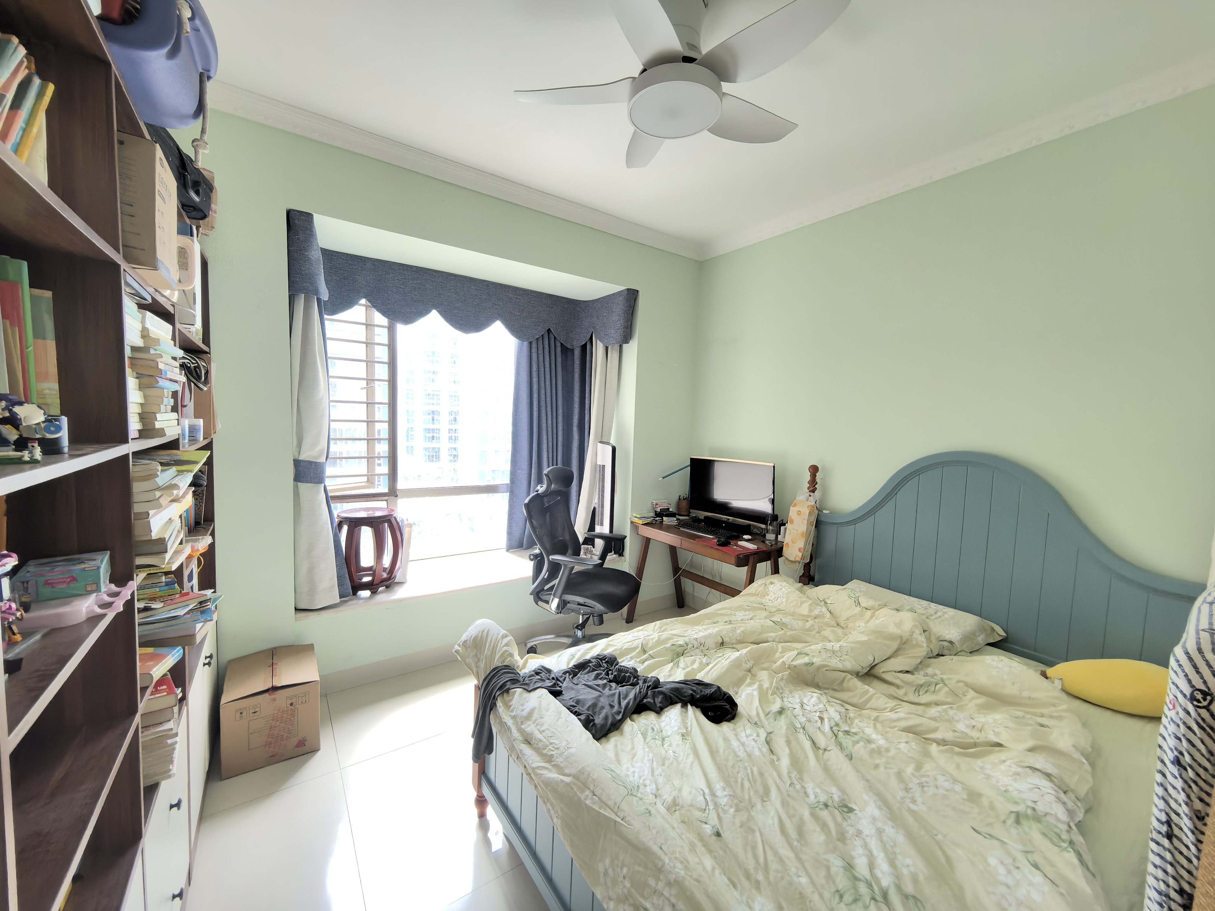 泉海好家园 3室2厅2卫 180.0万 泉海好家园 3室2厅2卫 180.0万客厅