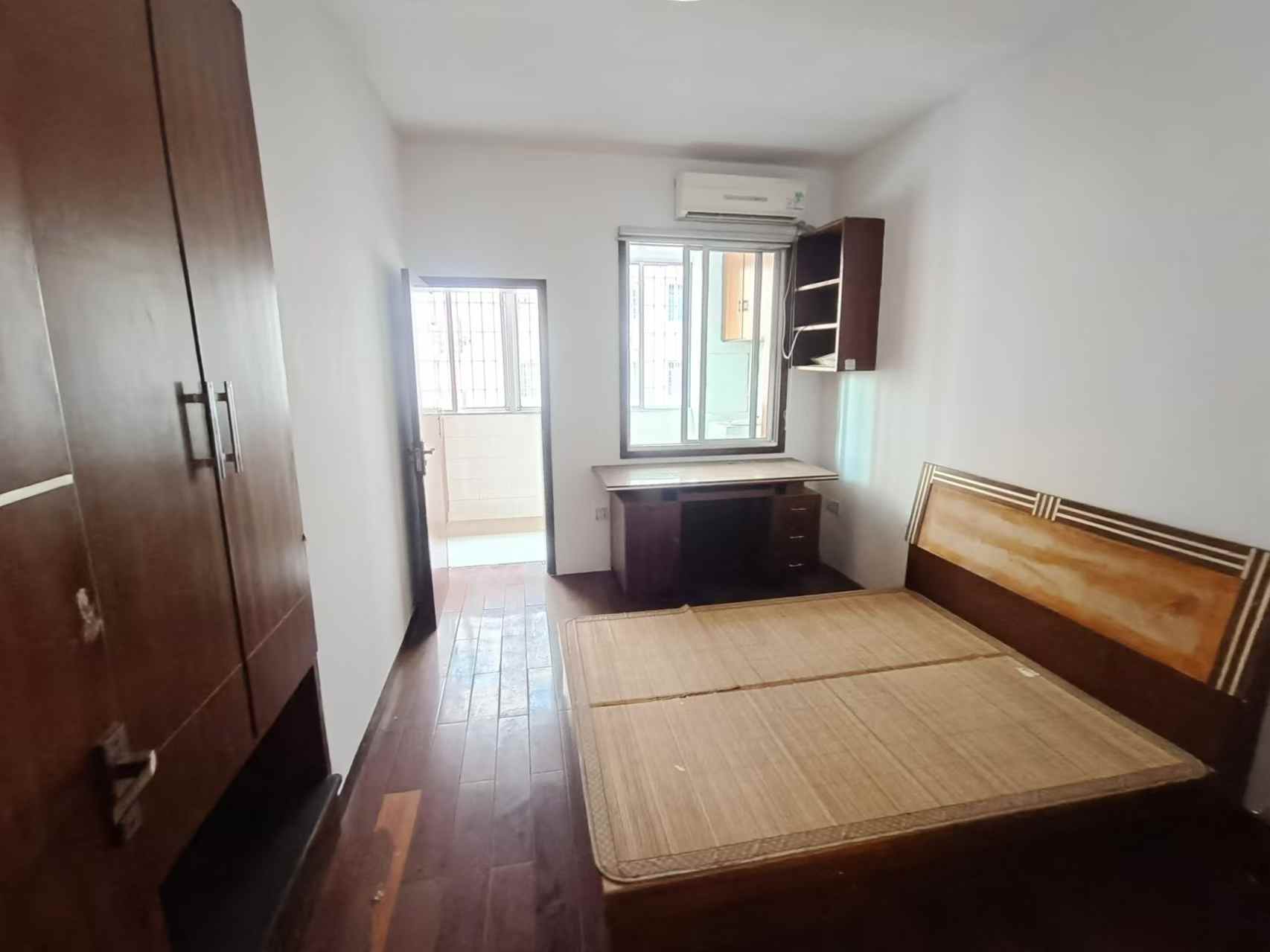 娄星区散盘 3室2厅1卫 45.0万 娄星区散盘 3室2厅1卫 45.0万客厅