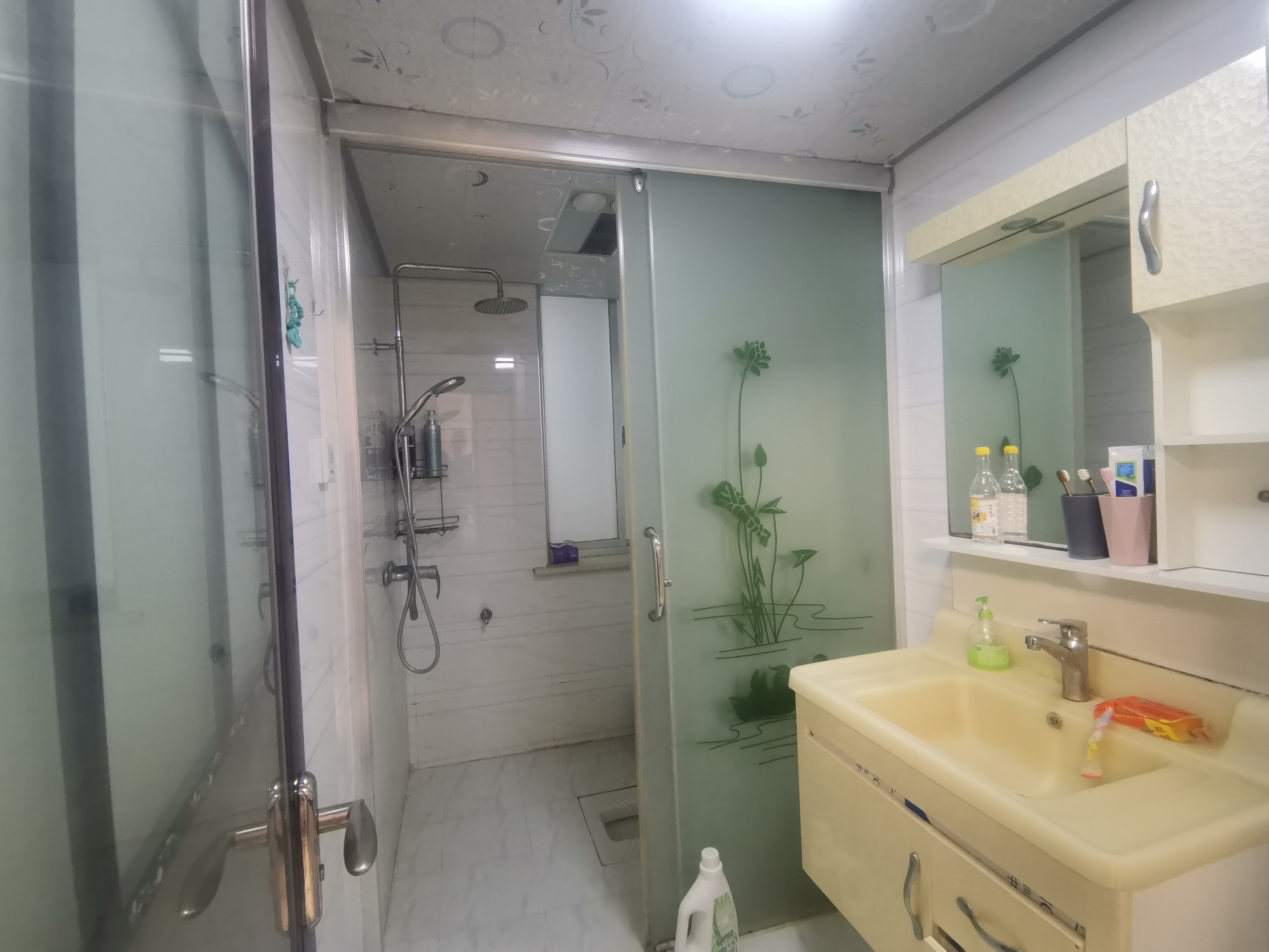 景明佳园 1室0厅0卫 1800.0元/月 景明佳园 1室0厅0卫 1800.0元/月室内图