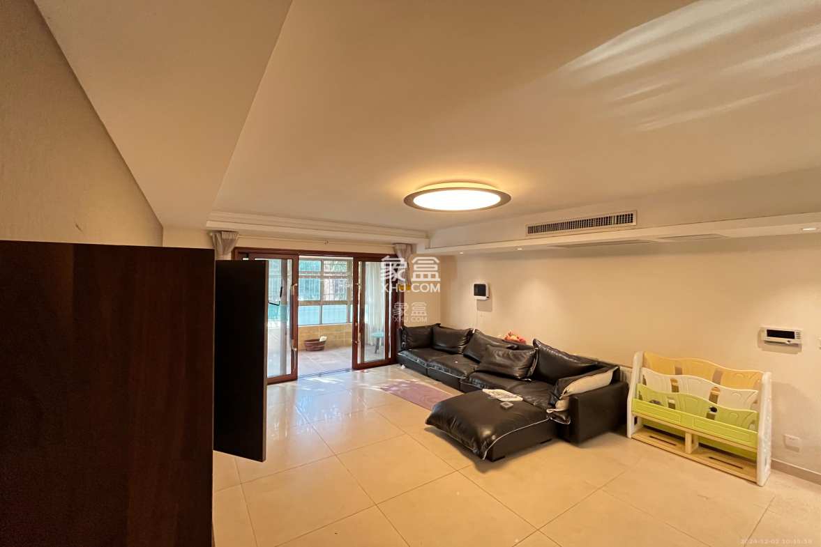 鑫源公寓 4室2厅1卫 5500.0元/月 鑫源公寓 4室2厅1卫 5500.0元/月室内图