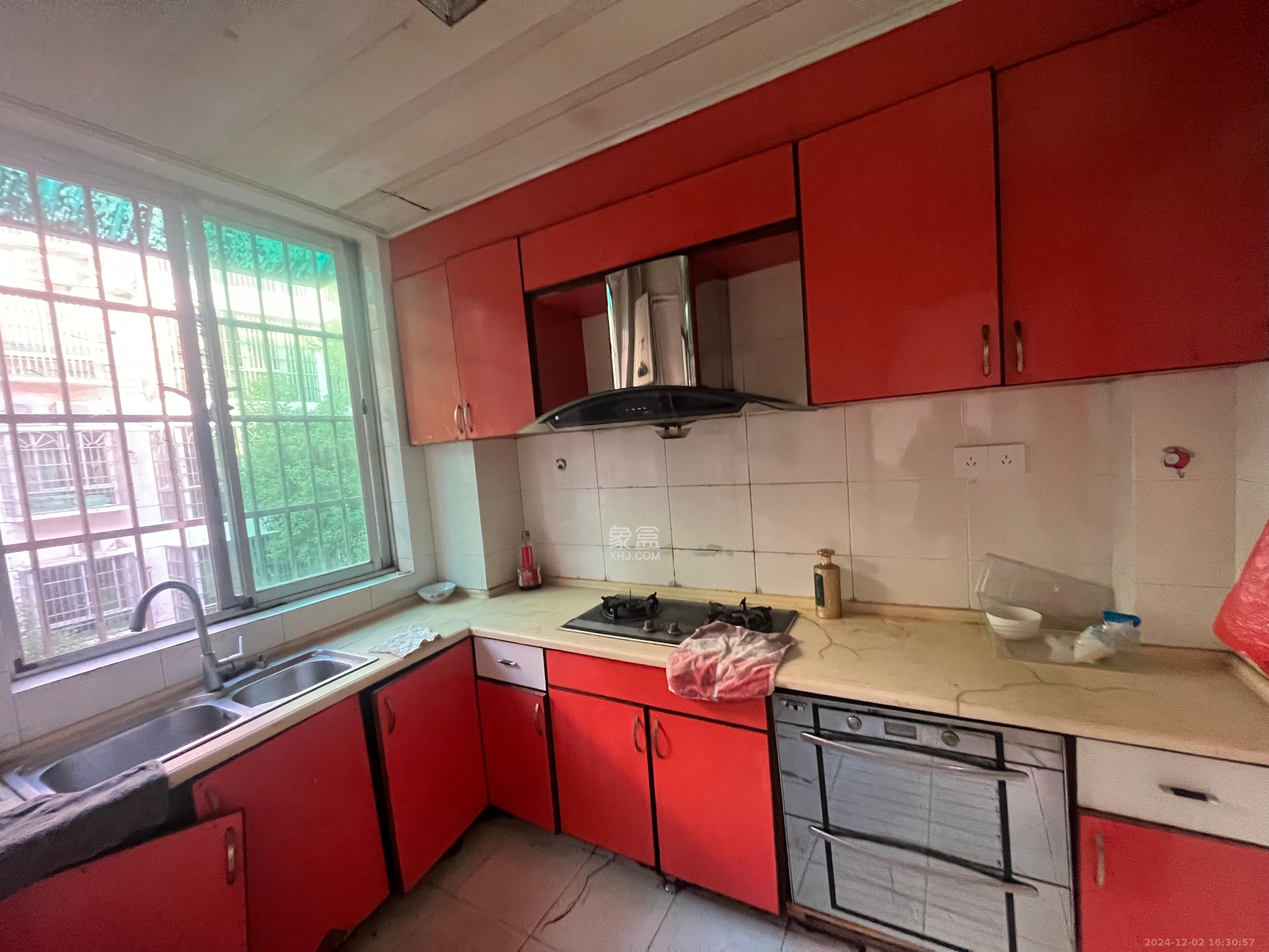 中南汽车世界  2室2厅1卫    1200.0元/月室内图