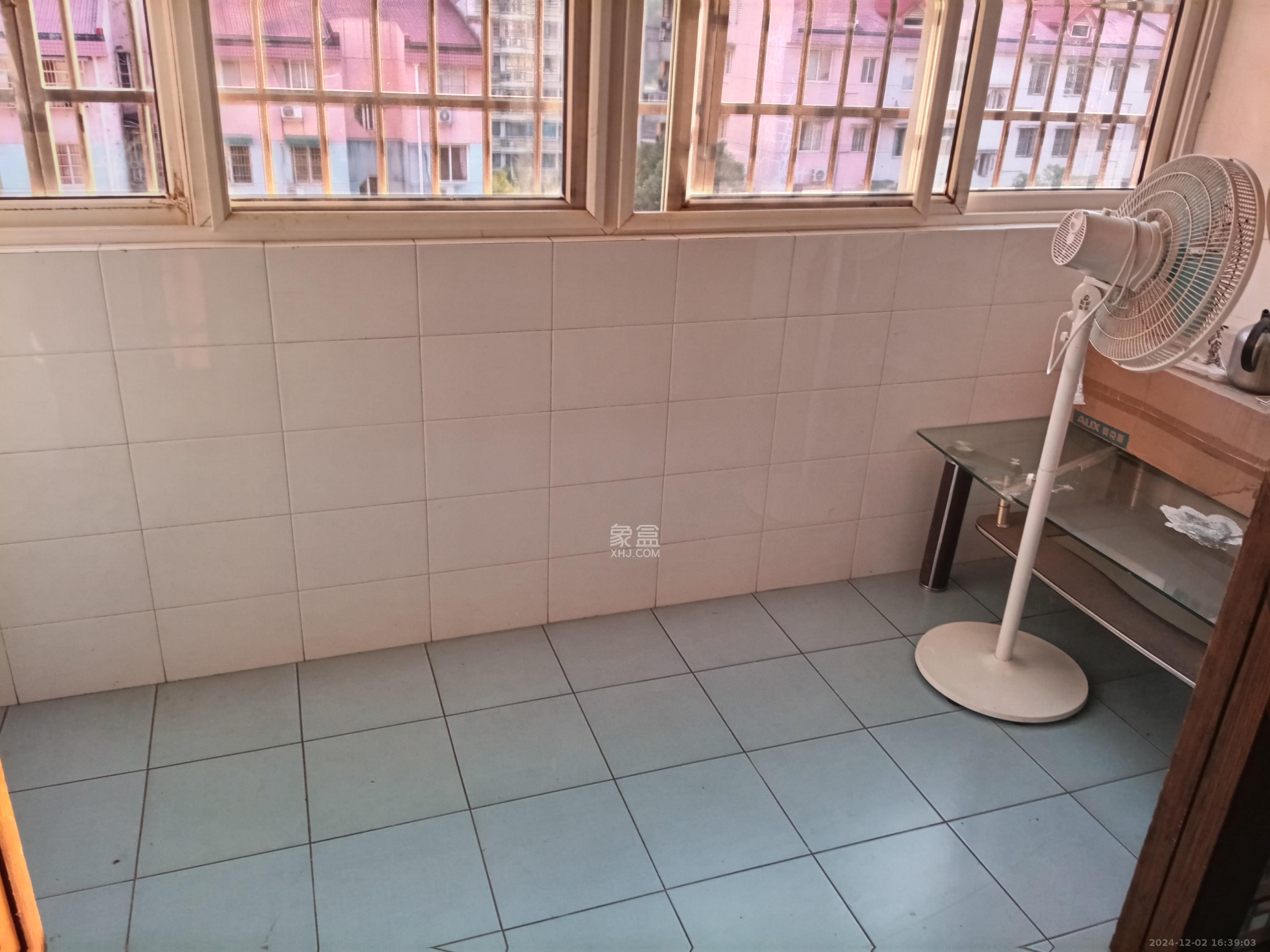 富绿新村  3室2厅2卫   1900.00元/月室内图