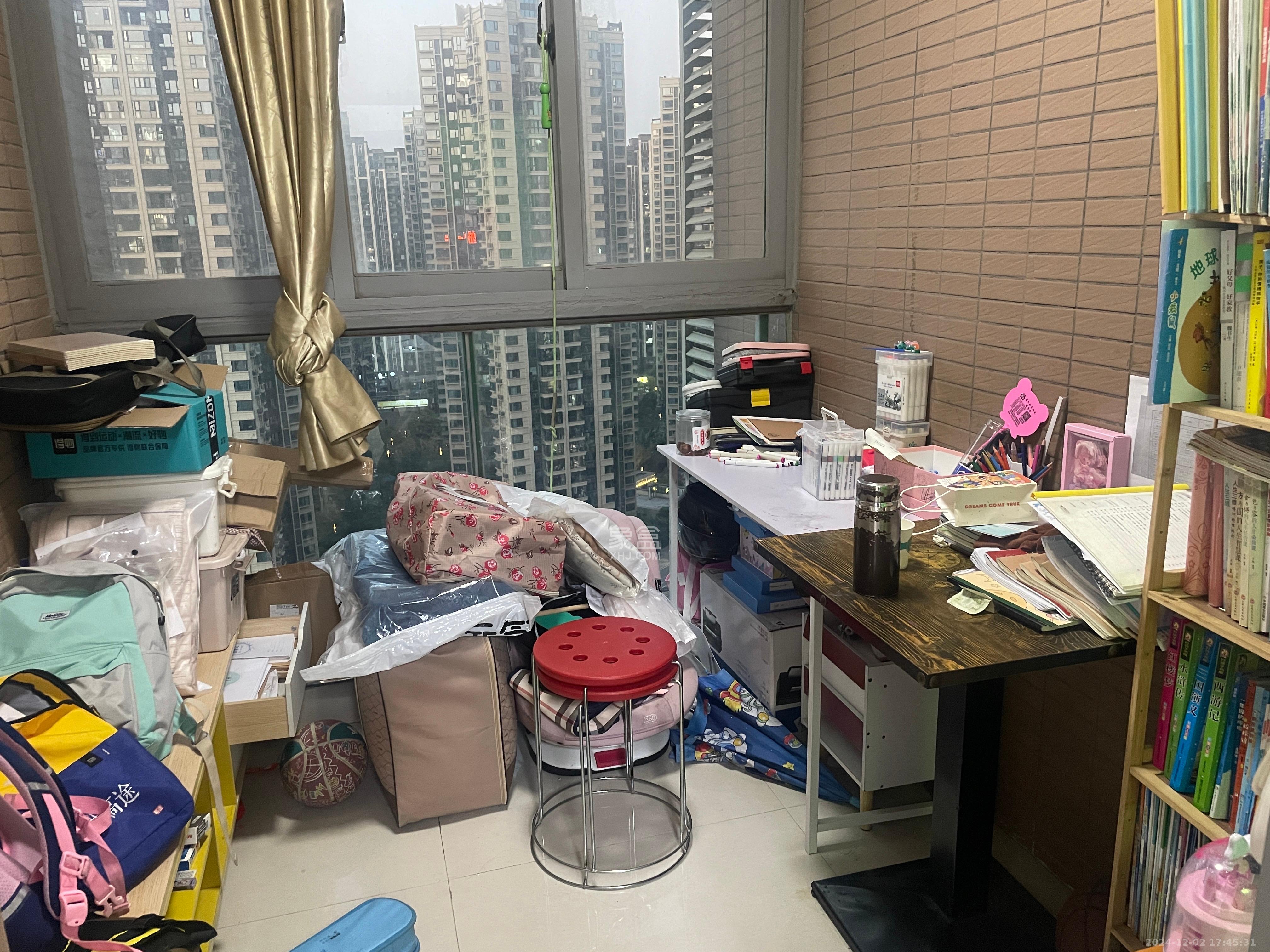 新城新世界一二三期  3室2厅1卫   2400.00元/月室内图