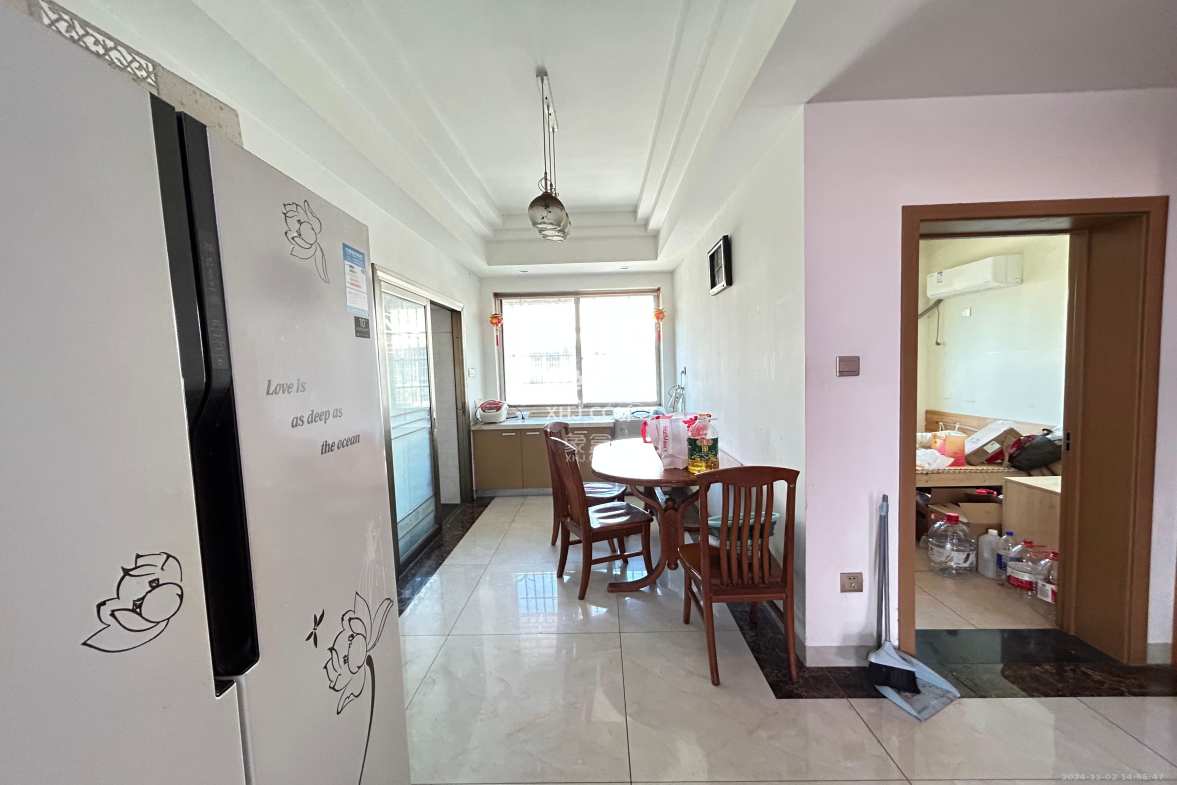 中南汽车世界 3室2厅2卫 1200.0元/月 中南汽车世界 3室2厅2卫 1200.0元/月室内图