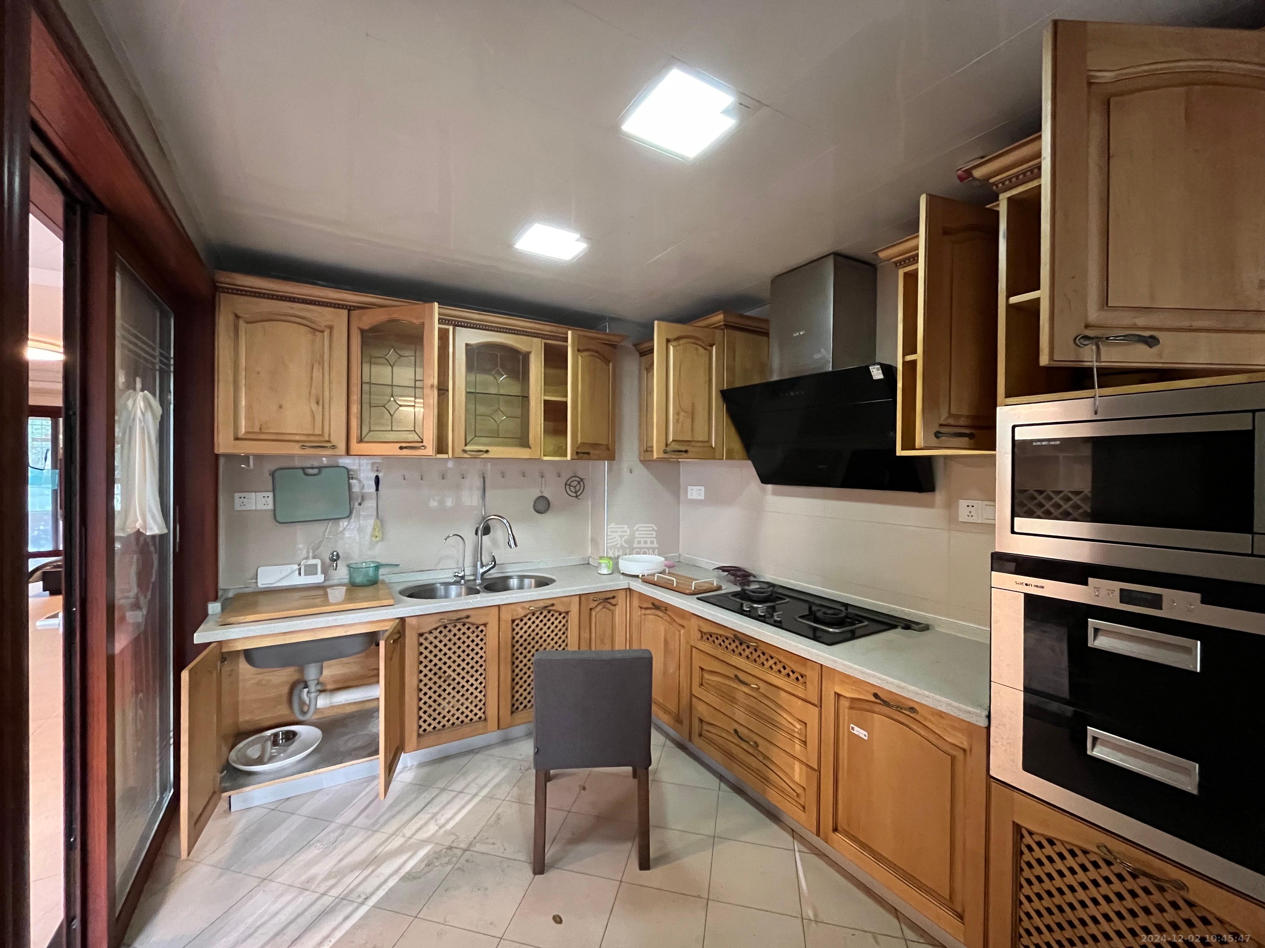 鑫源公寓 4室2厅1卫 5500.0元/月 鑫源公寓 4室2厅1卫 5500.0元/月室内图