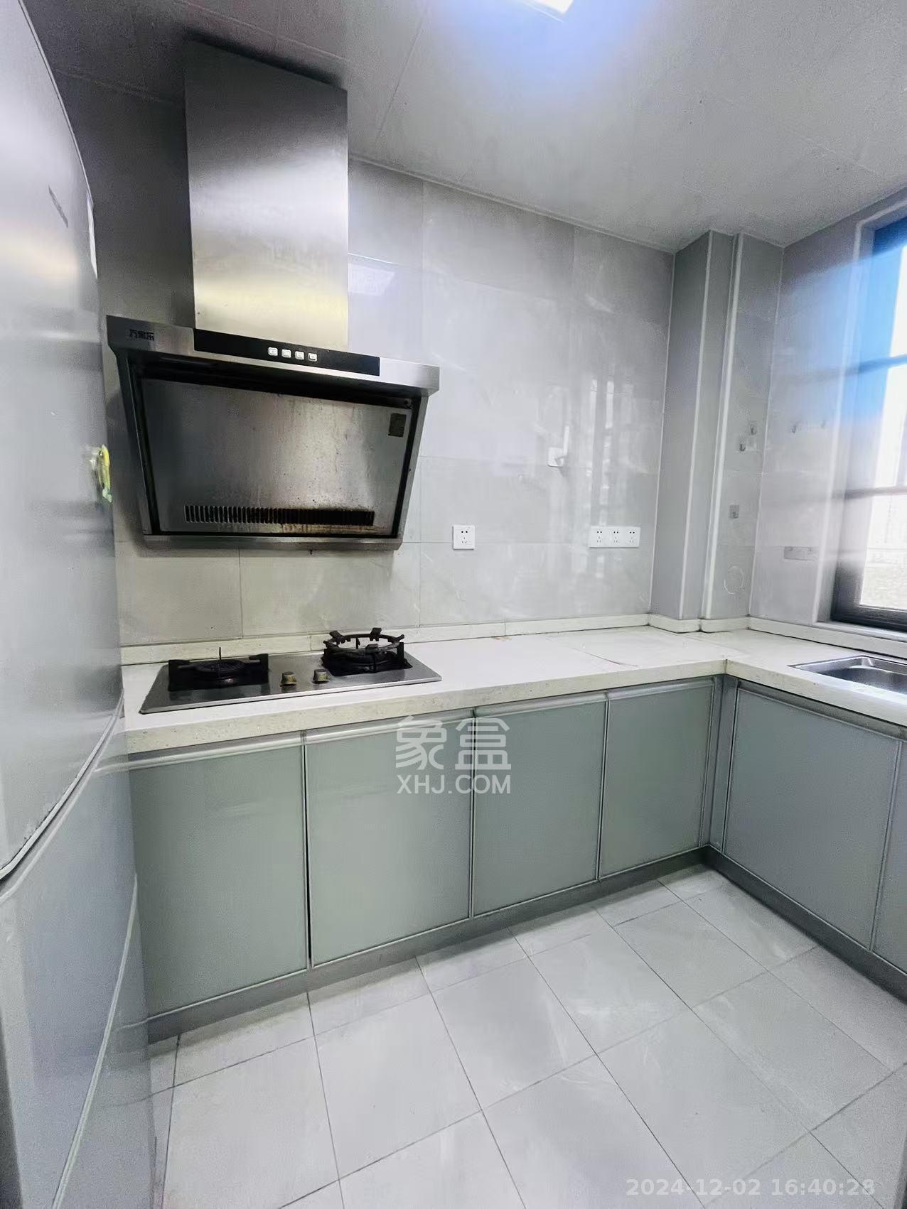 中国铁建梅溪青秀二期  4室2厅2卫    3400.0元/月室内图