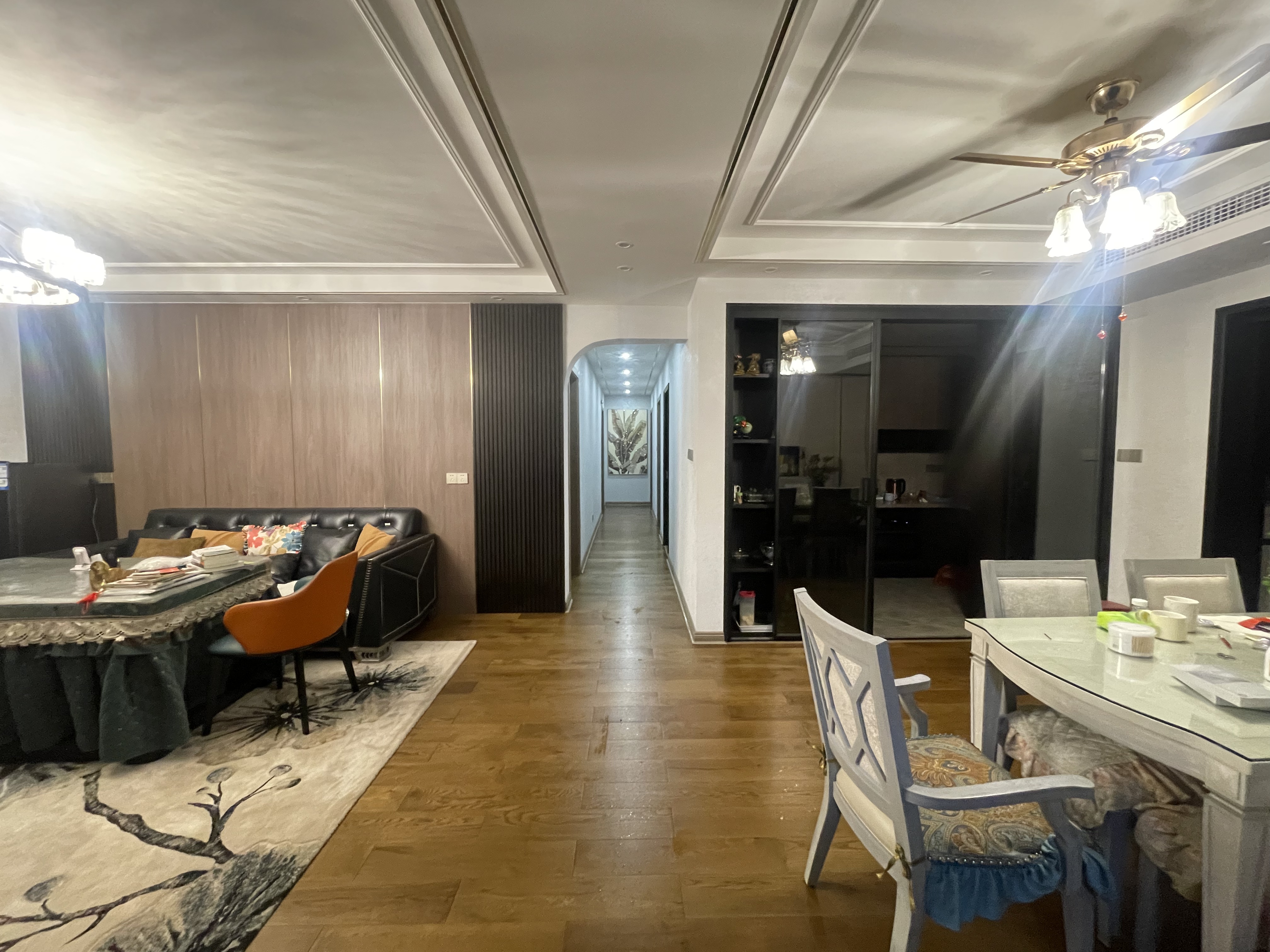 宁邦中心(二期公园里)  6室2厅2卫    168.0万 宁邦中心(二期公园里)  6室2厅2卫    168.0万客厅