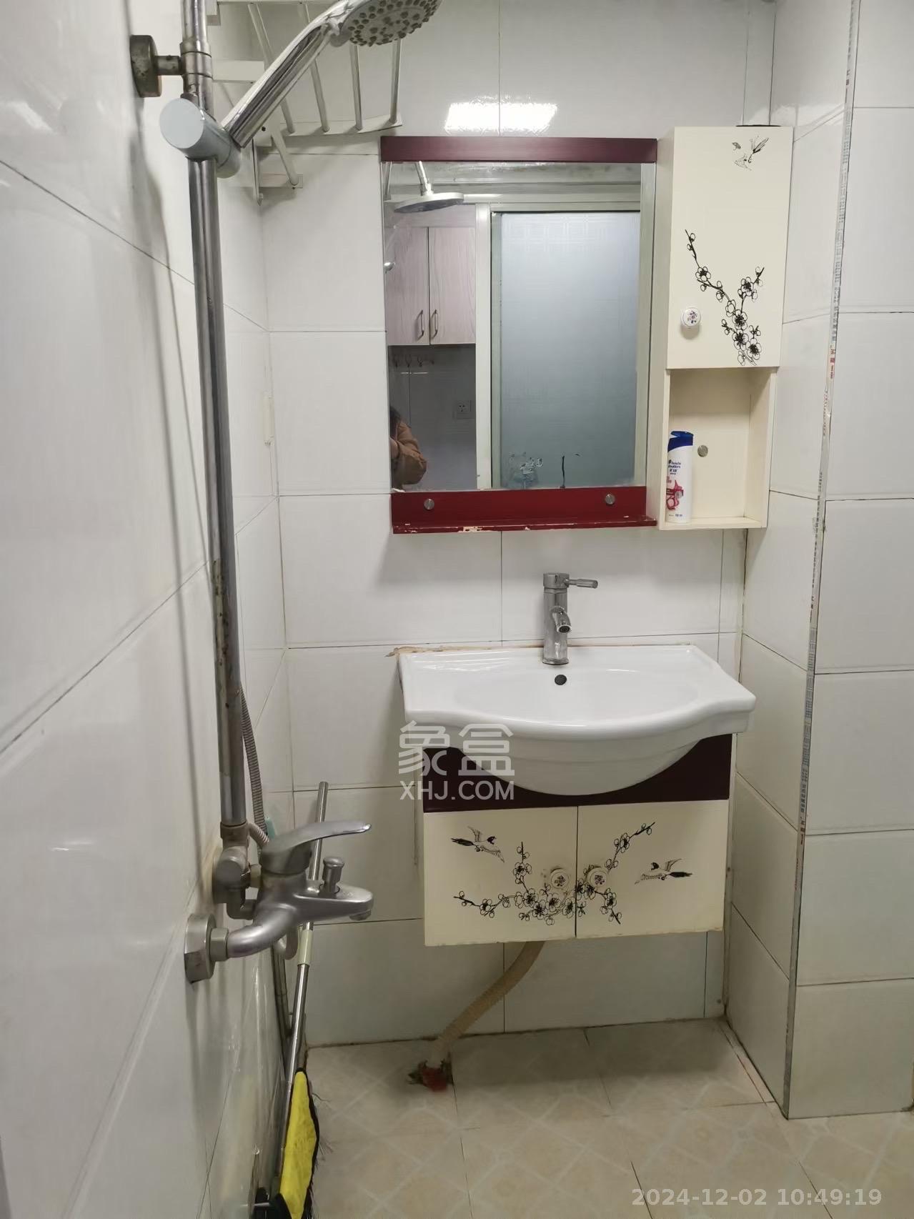 东方芙蓉  1室1厅1卫   1400.00元/月室内图