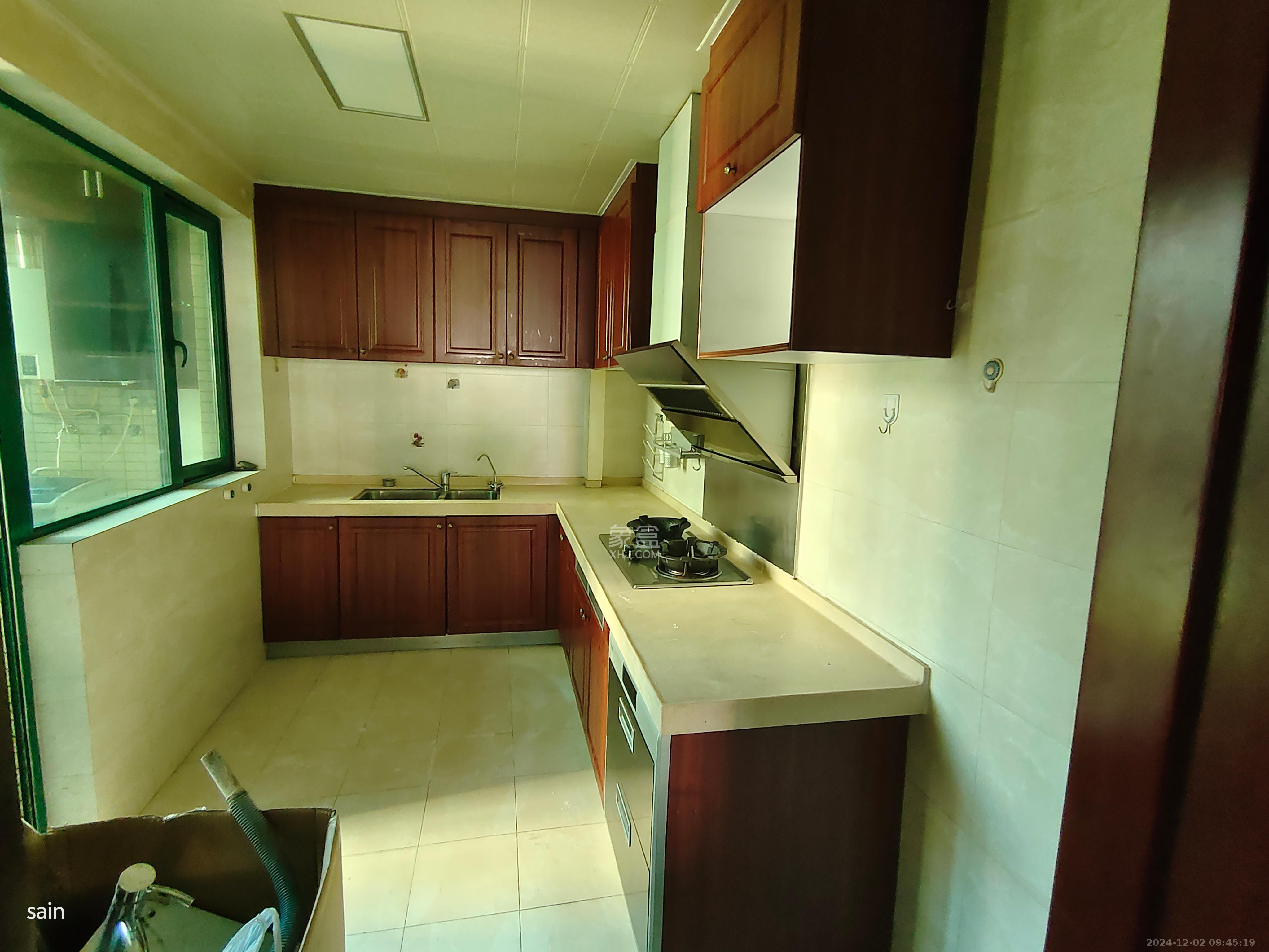 恒大城 4室2厅1卫 2800.0元/月 恒大城 4室2厅1卫 2800.0元/月室内图