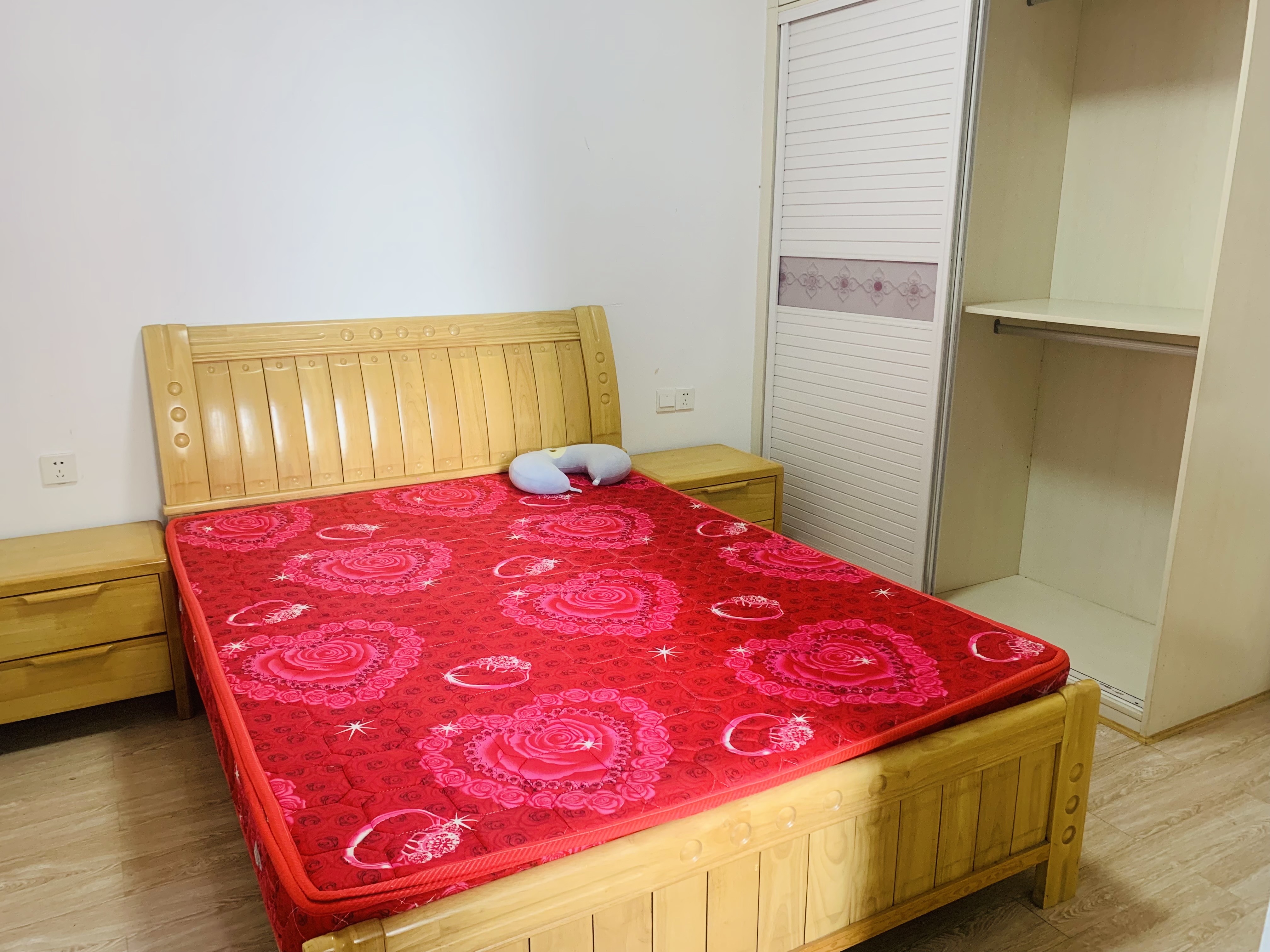 明兴翰苑一期  2室2厅1卫   1600.00元/月室内图