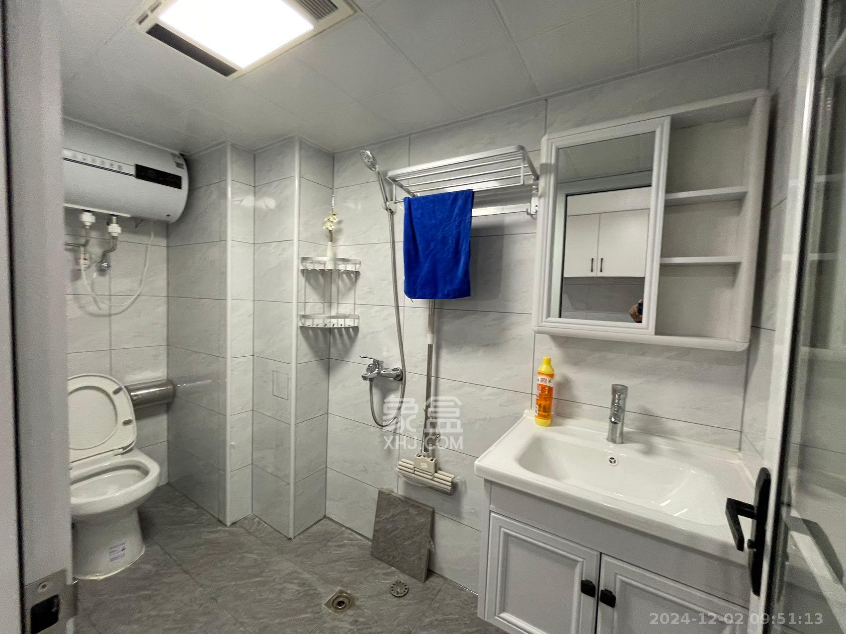 卓越江岸 2室1厅1卫 2600.0元/月 卓越江岸 2室1厅1卫 2600.0元/月室内图