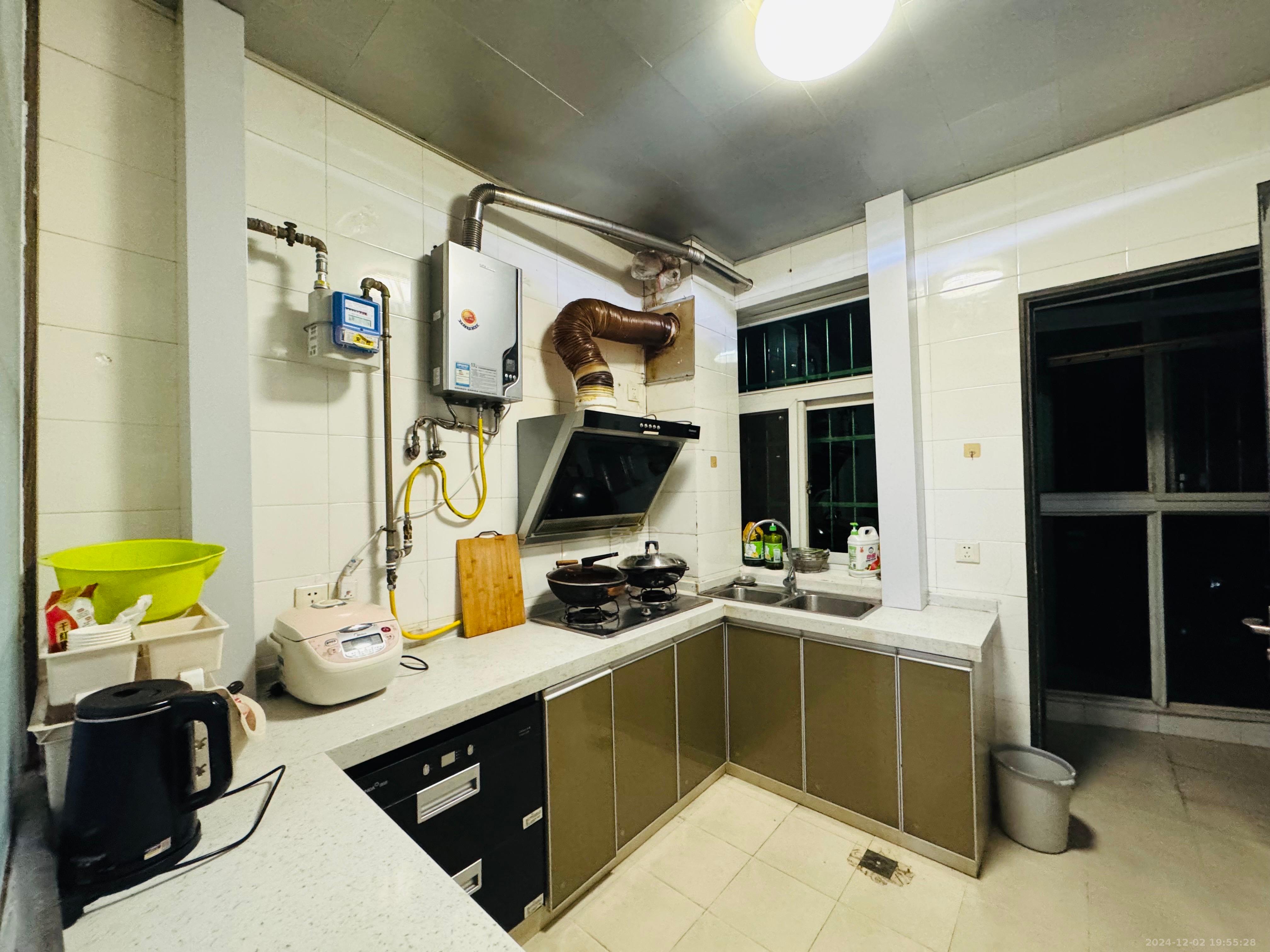 学林雅苑 4室2厅2卫 2000.0元/月 学林雅苑 4室2厅2卫 2000.0元/月室内图