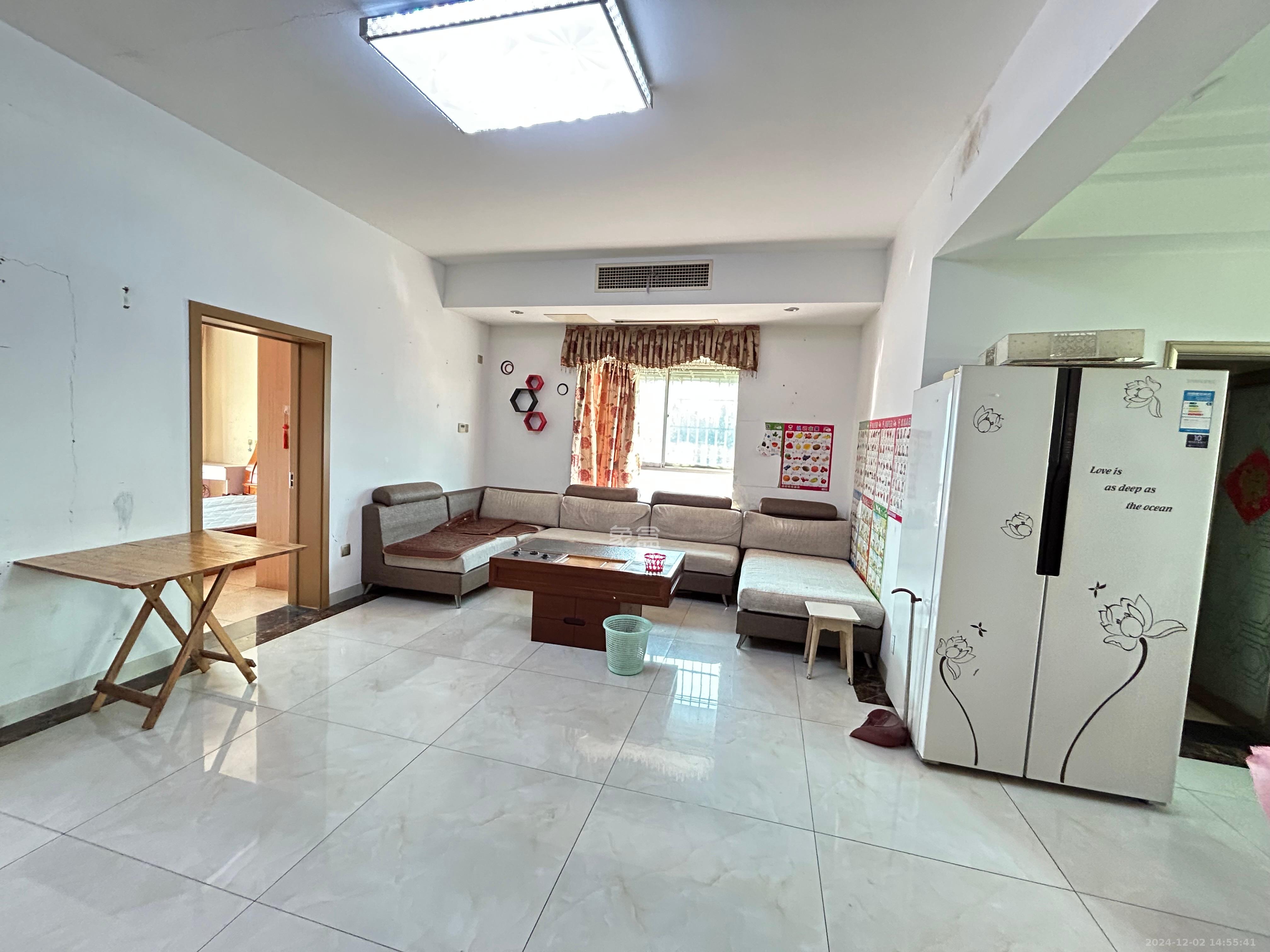 中南汽车世界 3室2厅2卫 1200.0元/月 中南汽车世界 3室2厅2卫 1200.0元/月室内图