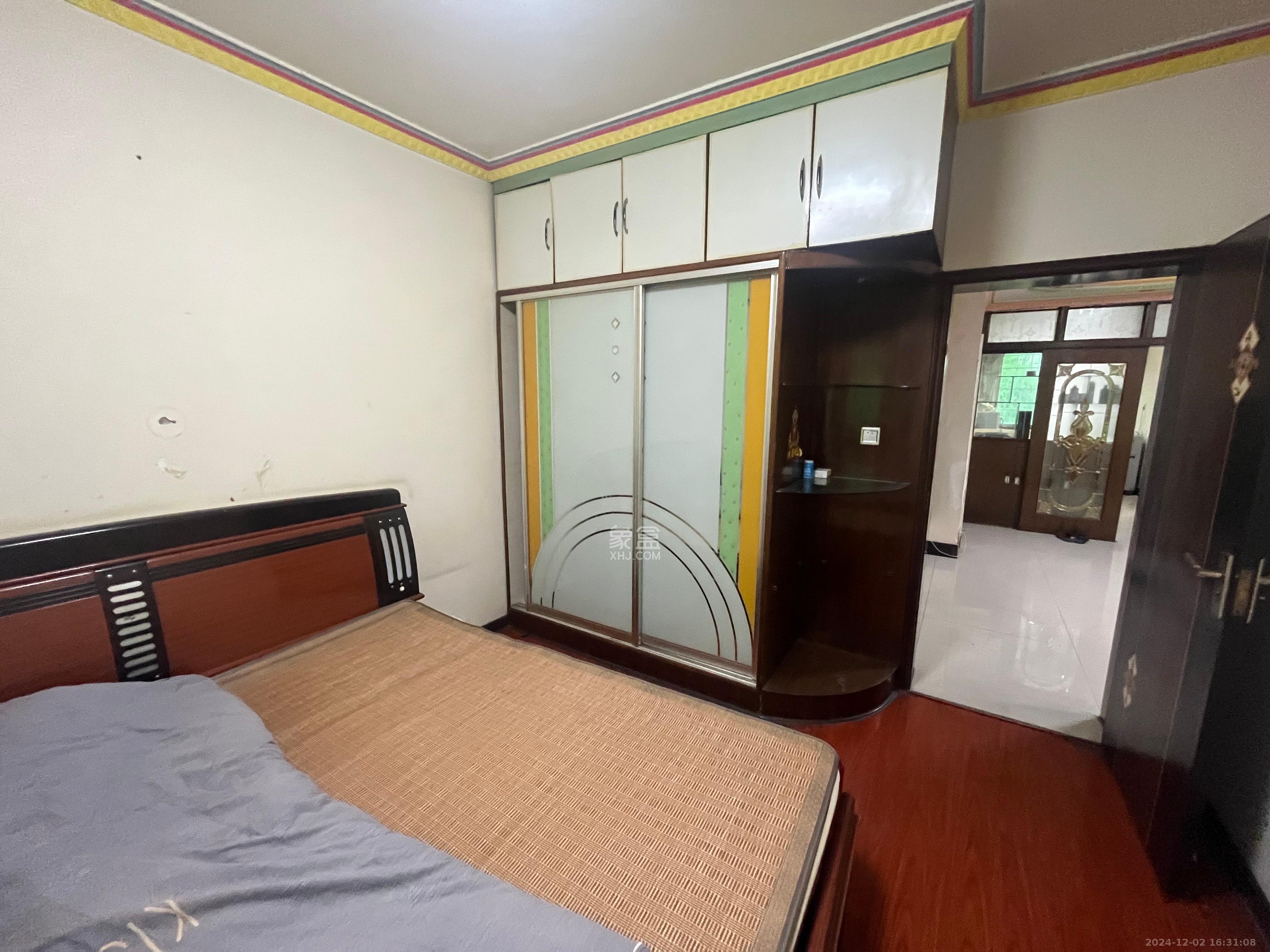 中南汽车世界  2室2厅1卫    1200.0元/月室内图