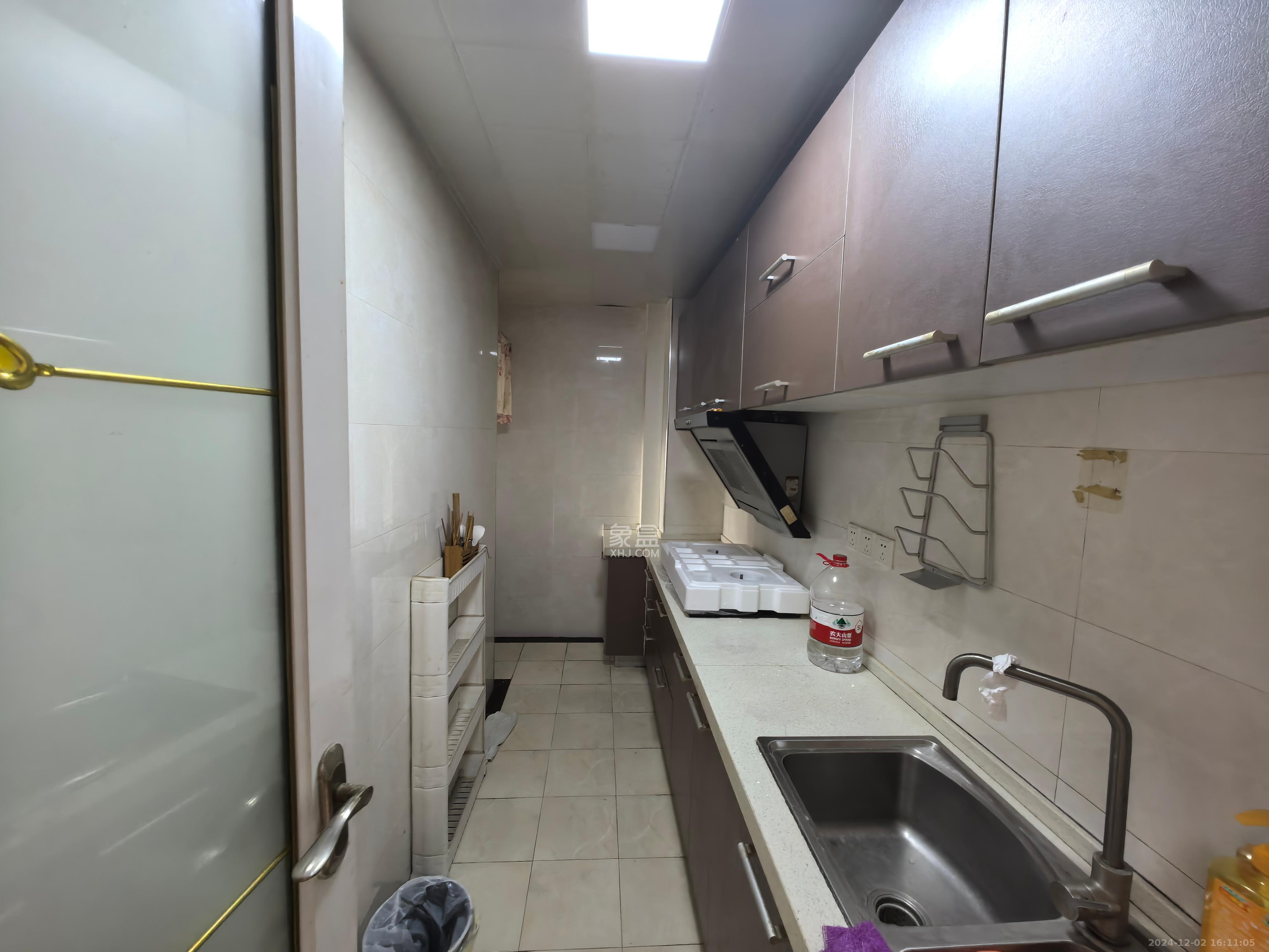 勤诚达新界 3室2厅1卫 1800.0元/月 勤诚达新界 3室2厅1卫 1800.0元/月室内图