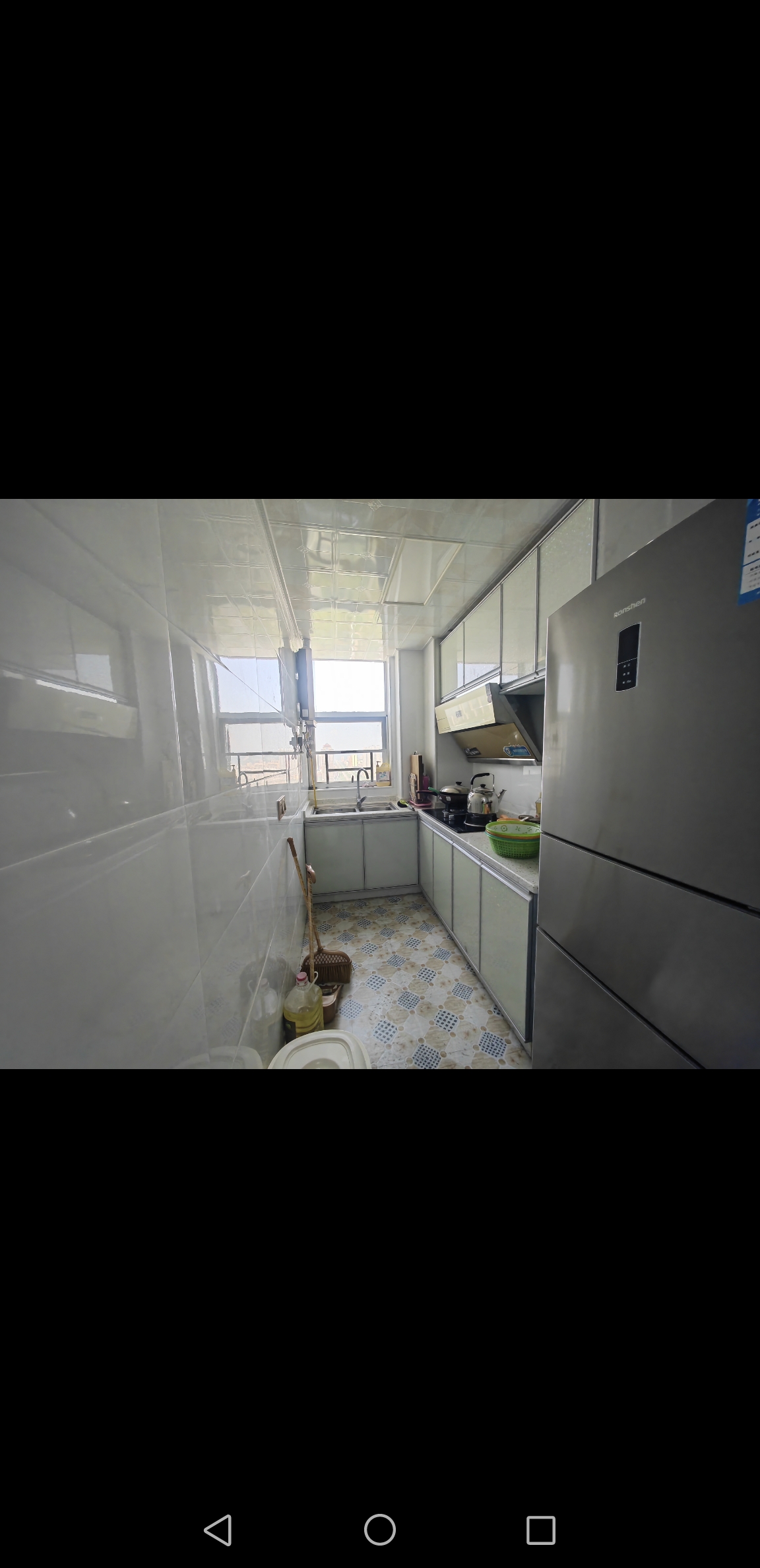 壹号公馆  1室1厅1卫    1300.0元/月室内图