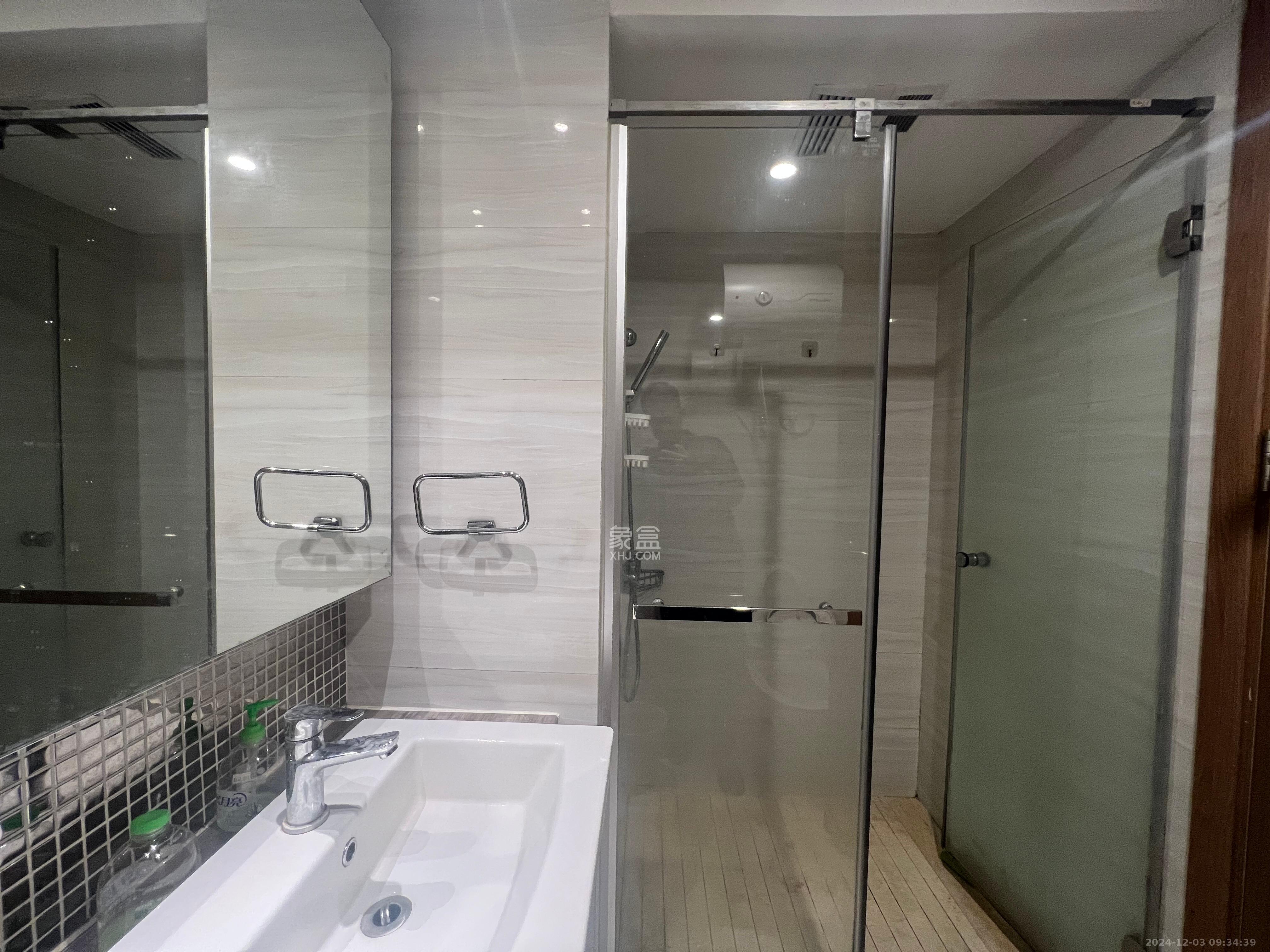 恒大翡翠华庭 1室1厅1卫 1300.0元/月 恒大翡翠华庭 1室1厅1卫 1300.0元/月室内图