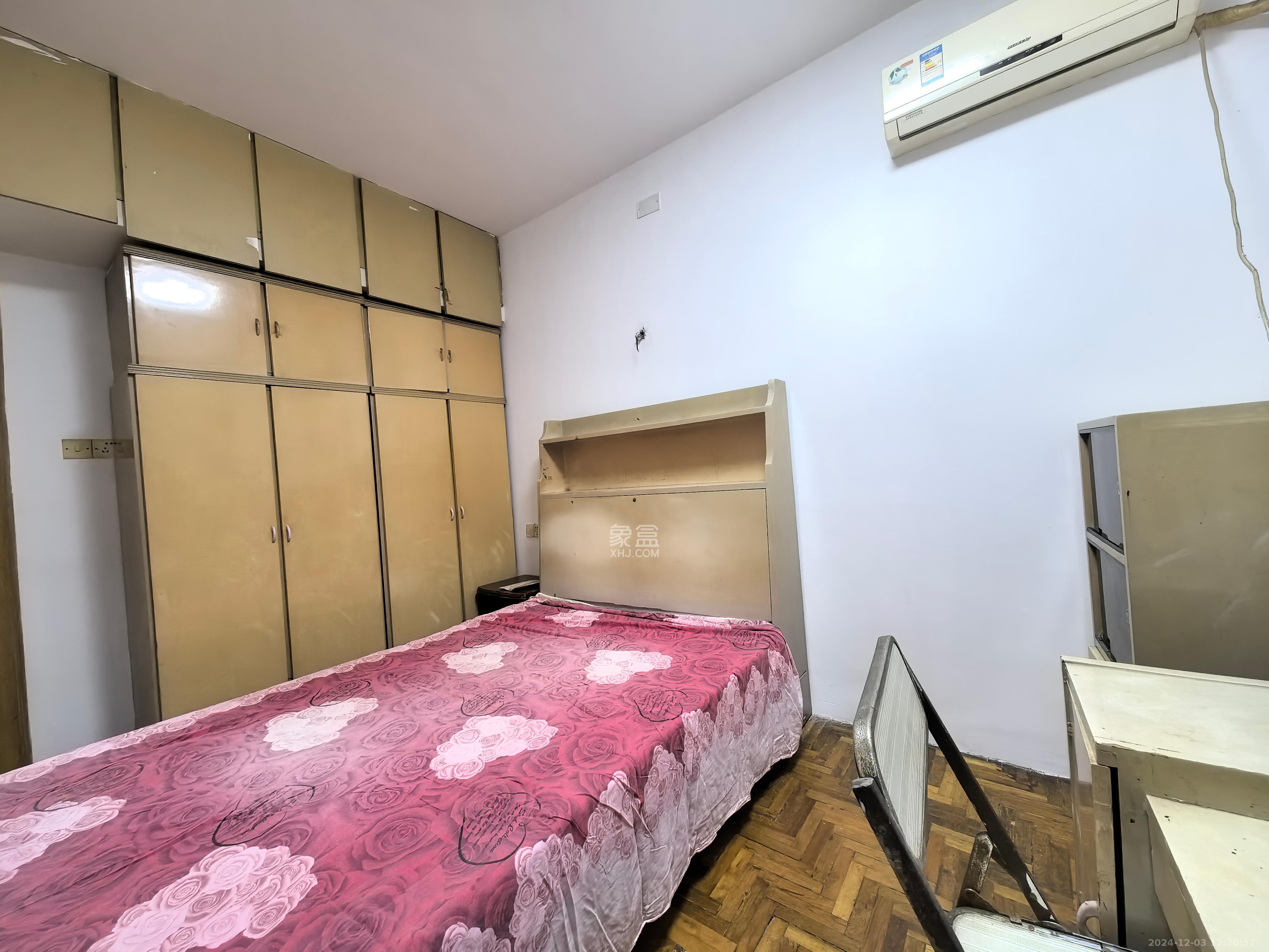 东风二村社区房  3室2厅1卫   1800.00元/月室内图