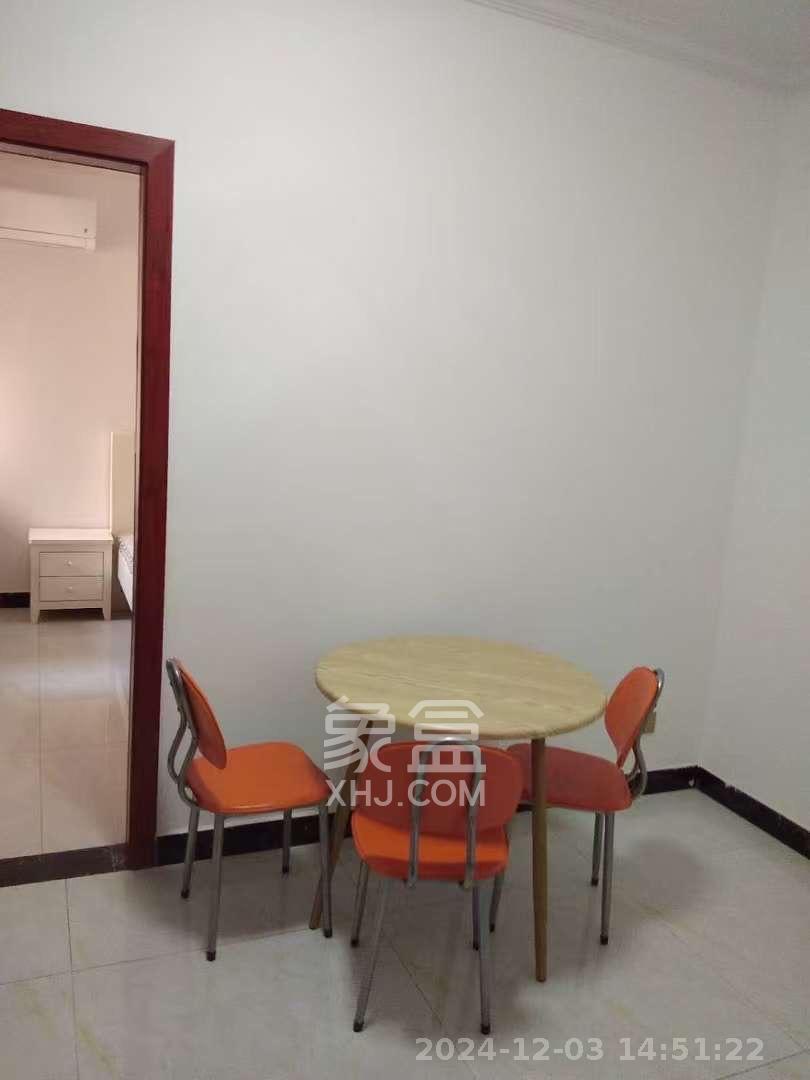 和润园一、二期 1室1厅1卫 1300.0元/月 和润园一、二期 1室1厅1卫 1300.0元/月室内图