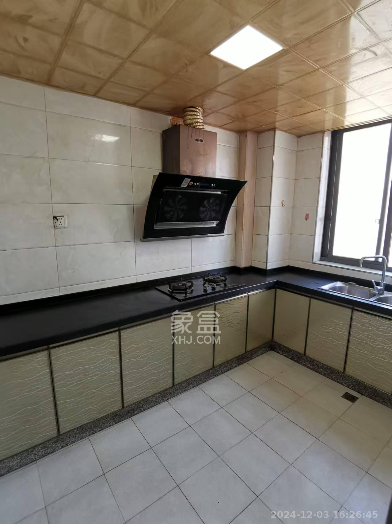 西子花苑  3室2厅2卫   2600.00元/月室内图