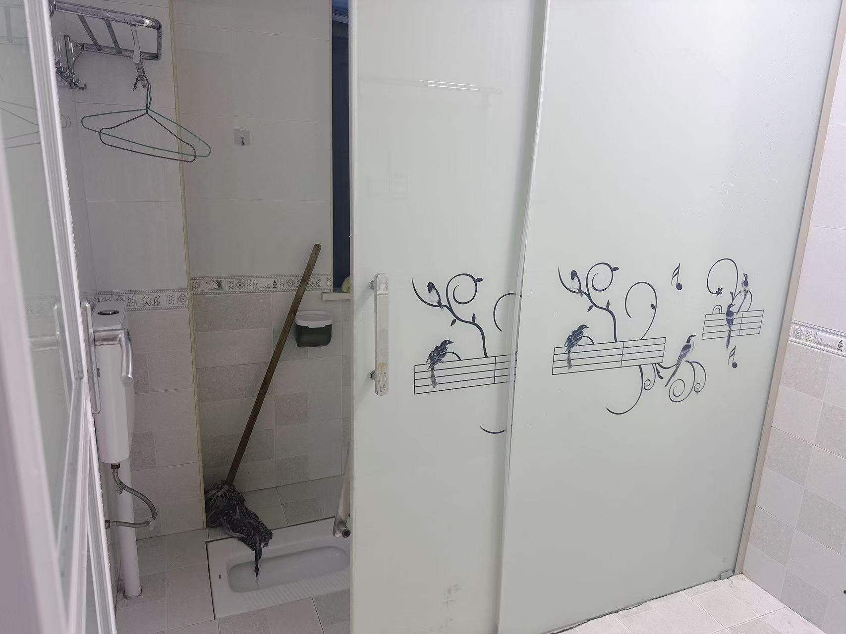 南坪花苑 2室2厅1卫 1500.0元/月 南坪花苑 2室2厅1卫 1500.0元/月室内图