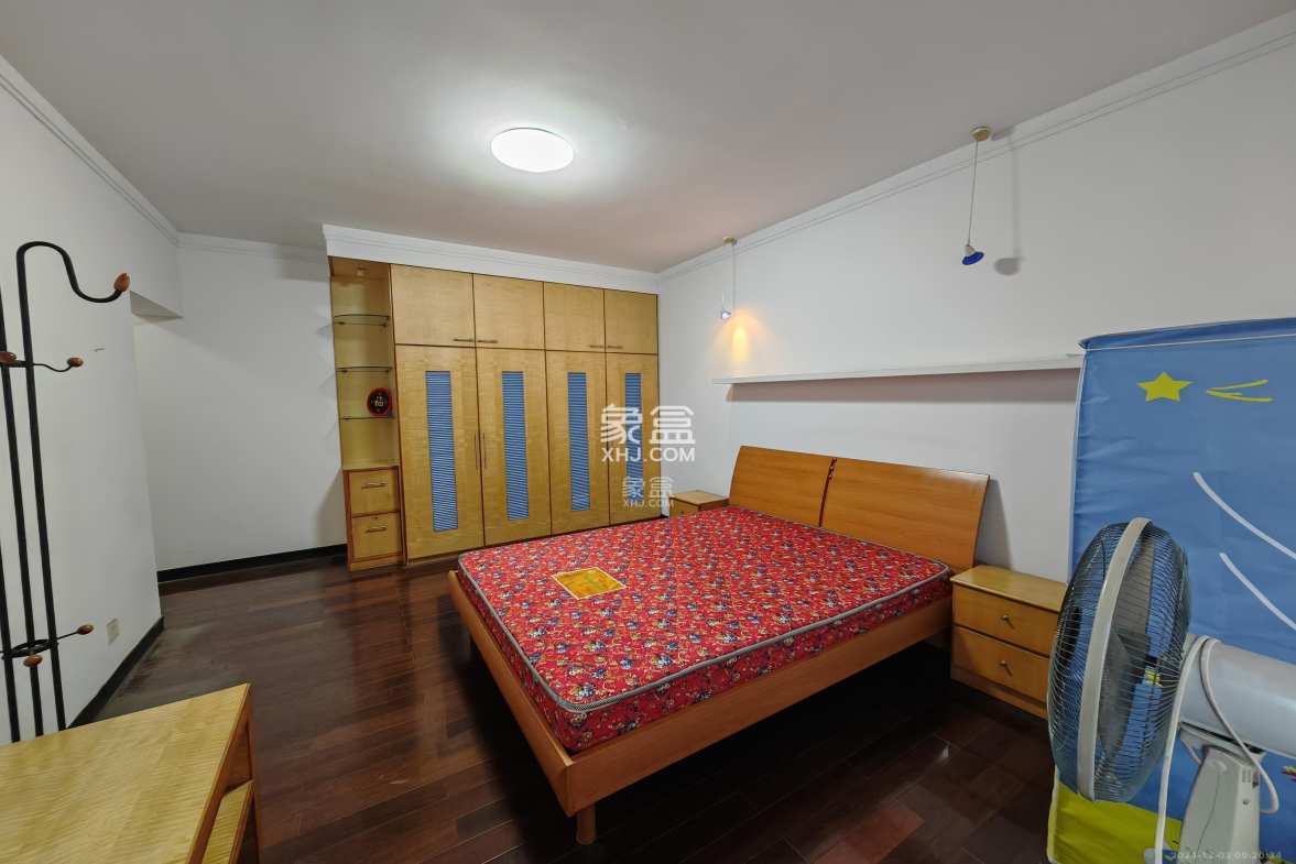 海利宿舍 3室2厅2卫 2600.0元/月 海利宿舍 3室2厅2卫 2600.0元/月室内图