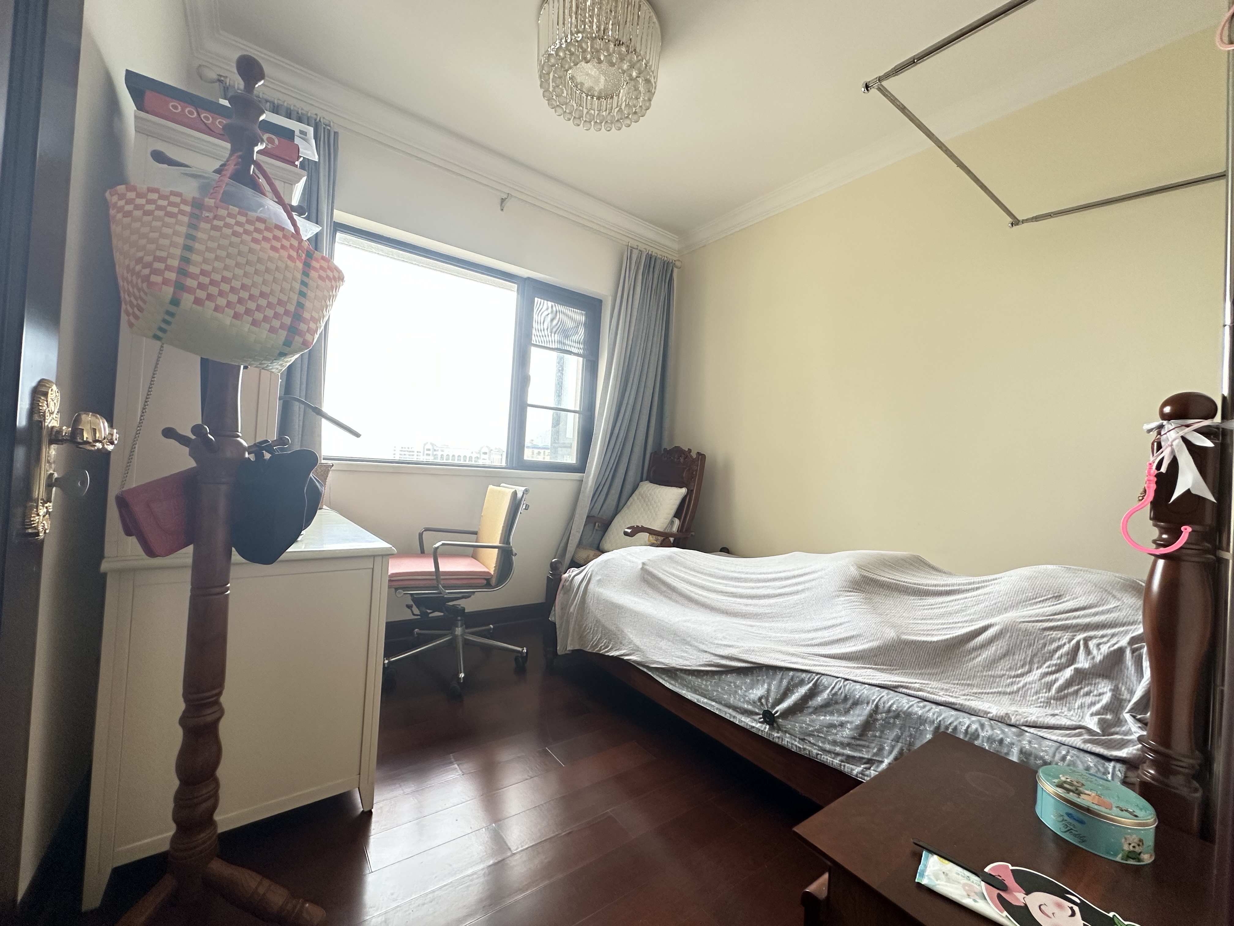 恒大外滩  3室2厅2卫    252.0万 恒大外滩  3室2厅2卫    252.0万客厅