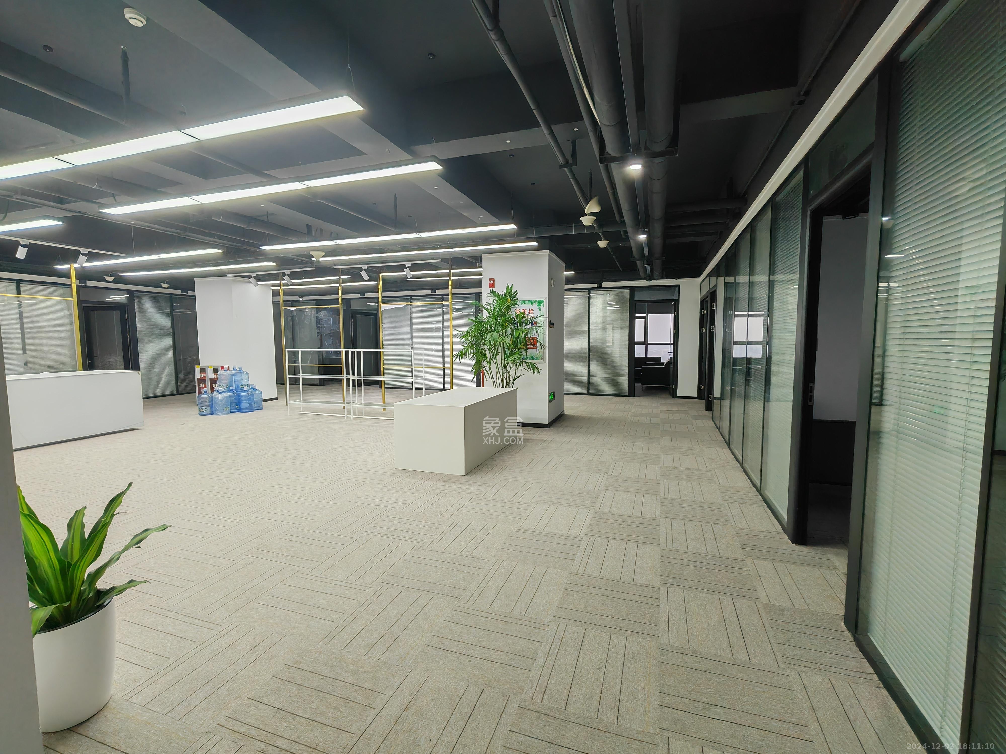 岳华新苑  1室0厅0卫   8000.00元/月室内图