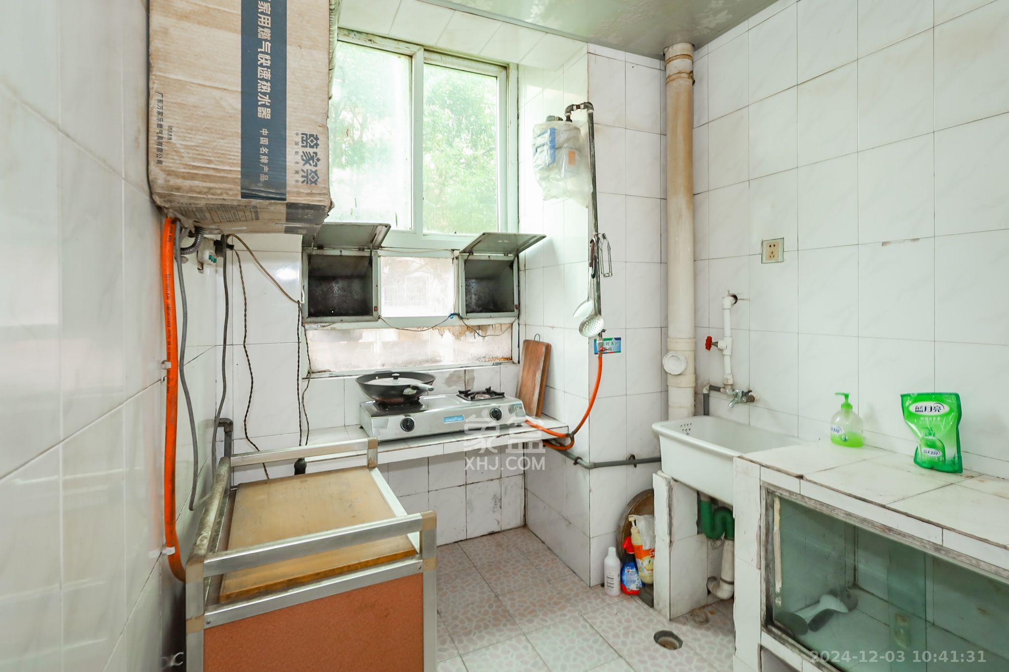 咸嘉新村嘉文苑 2室2厅1卫 1800.0元/月 咸嘉新村嘉文苑 2室2厅1卫 1800.0元/月室内图