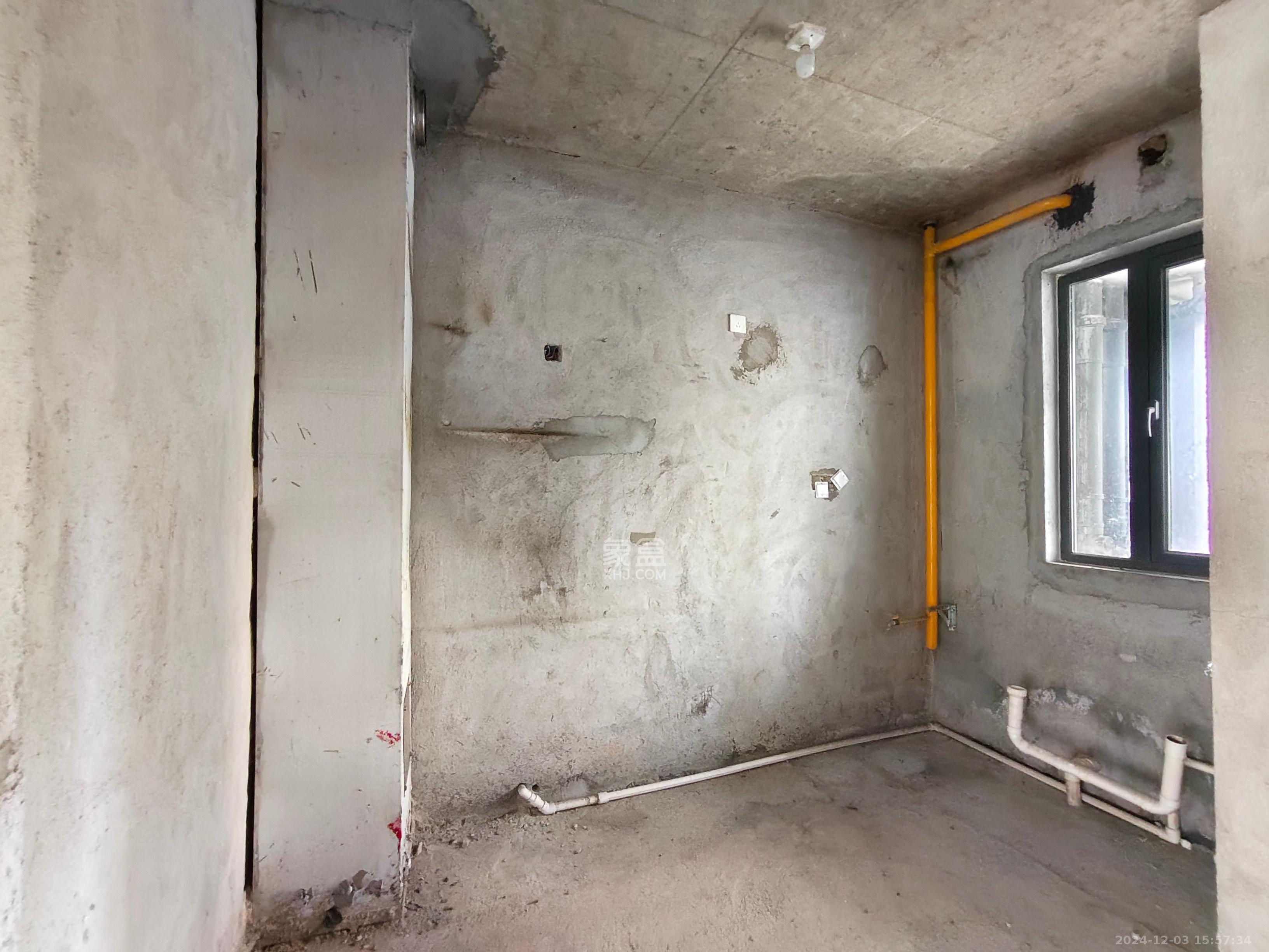 绿城美的明月江南 4室2厅2卫 2200.0元/月 绿城美的明月江南 4室2厅2卫 2200.0元/月室内图