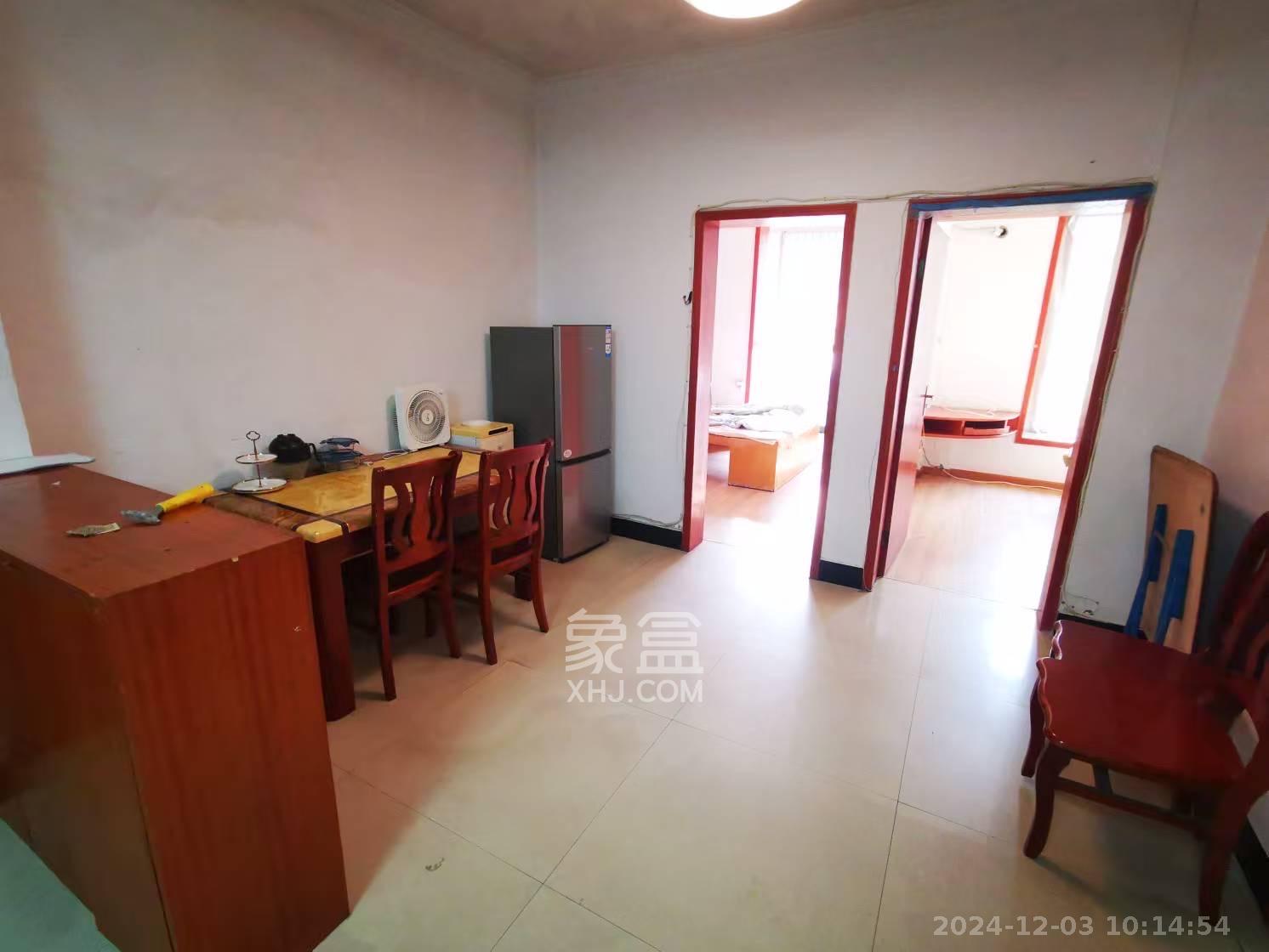 鄱阳小区 3室2厅1卫 1700.0元/月 鄱阳小区 3室2厅1卫 1700.0元/月室内图