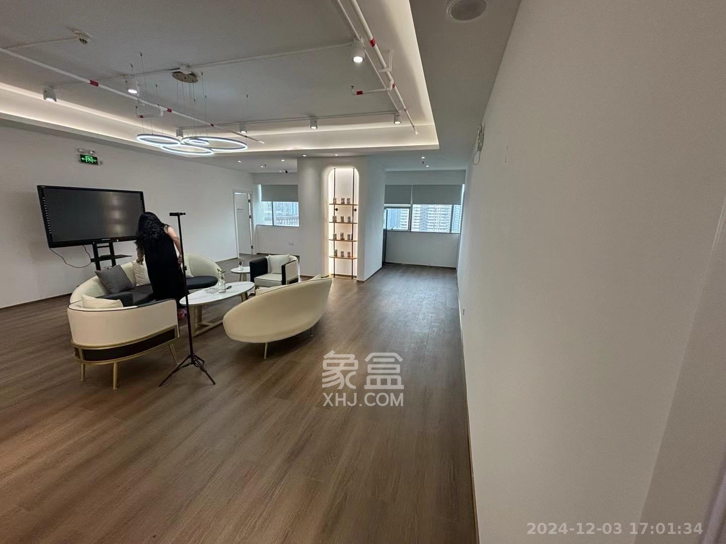 湖南平和堂商貿(mào)大廈  5室2廳1衛(wèi)   30000.00元/月室內(nèi)圖