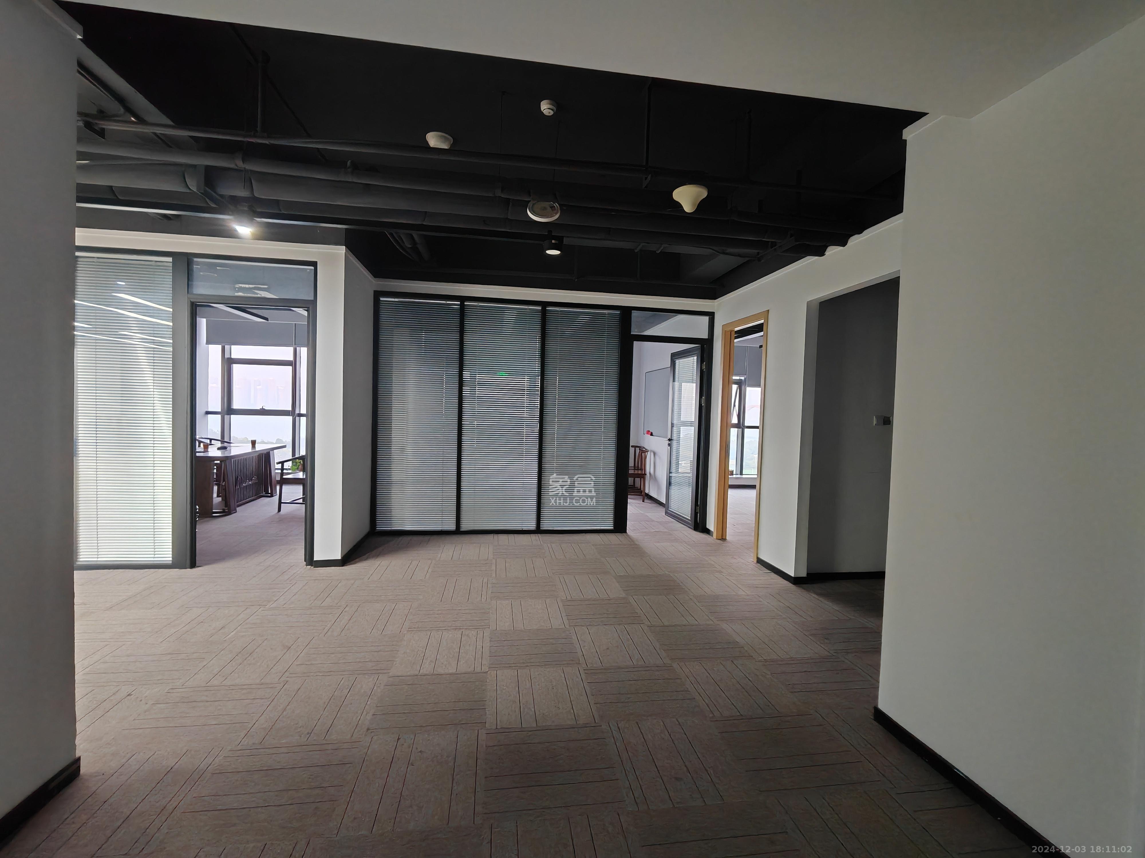 岳华新苑  1室0厅0卫    8000.0元/月 岳华新苑  1室0厅0卫    8000.0元/月室内图