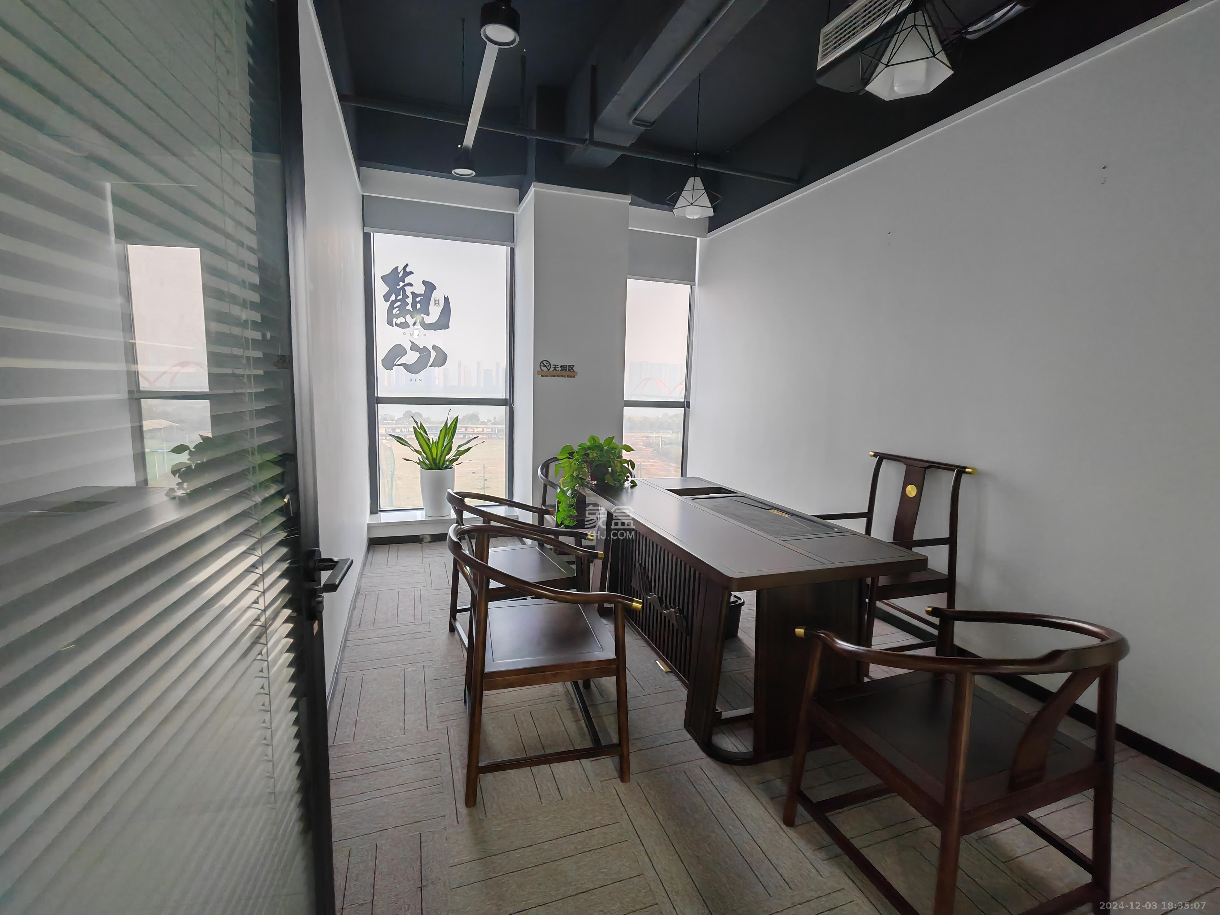 岳华新苑  1室1厅1卫   8000.00元/月室内图