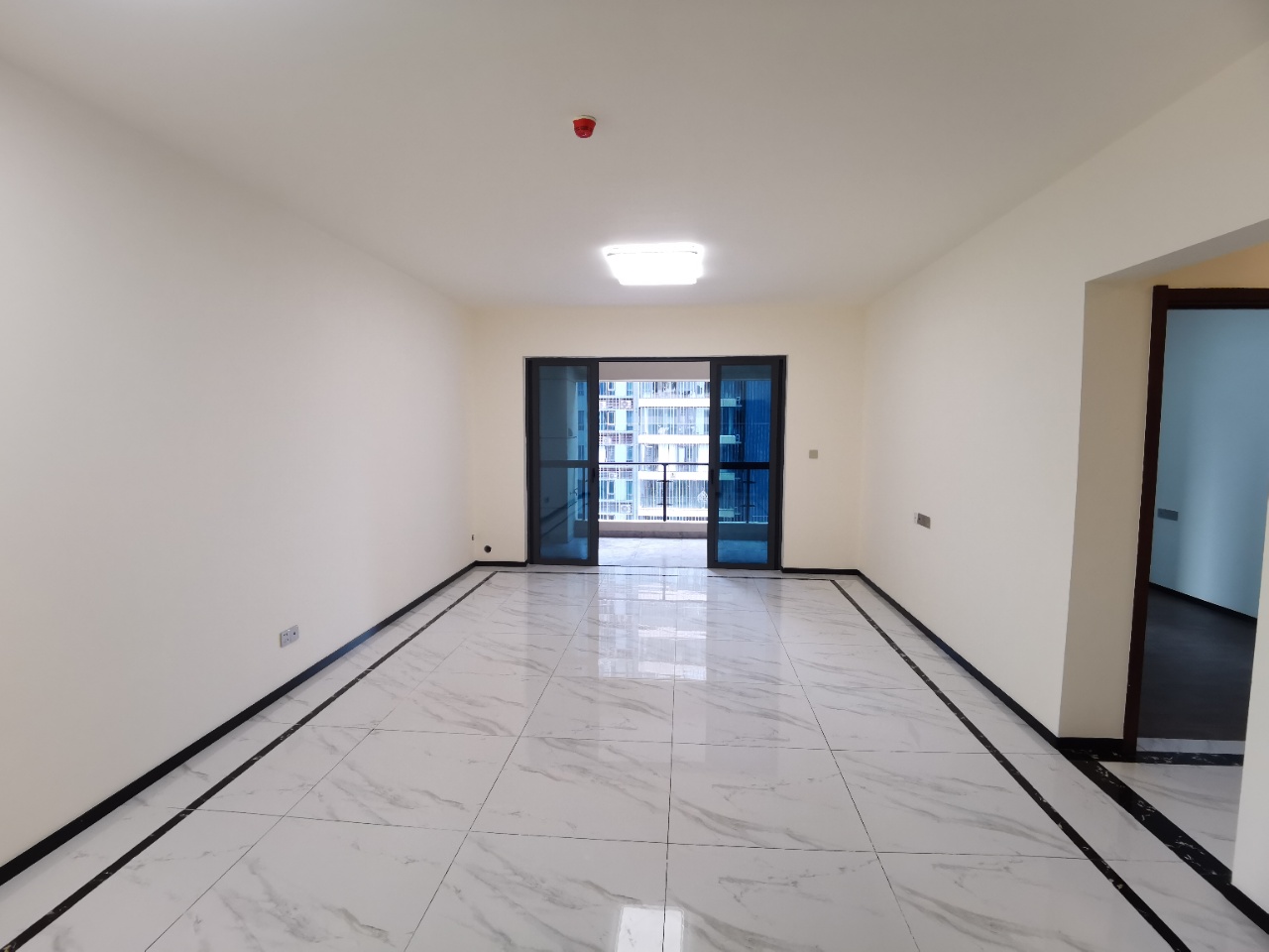 碧桂园滨海国际一期(2602地块)  3室2厅1卫    265.0万 碧桂园滨海国际一期(2602地块)  3室2厅1卫    265.0万客厅