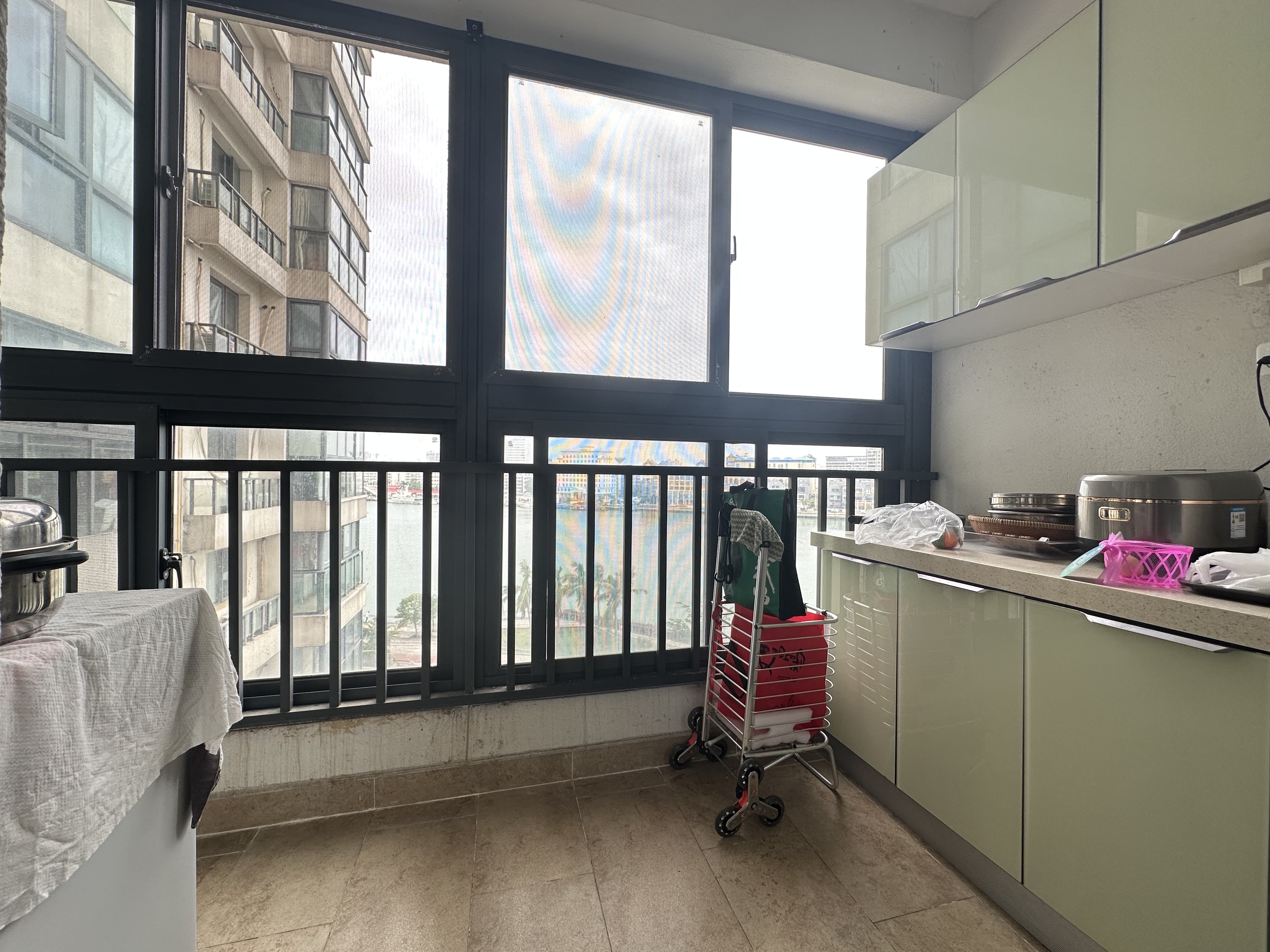 恒大外滩  3室2厅2卫    252.0万 恒大外滩  3室2厅2卫    252.0万客厅