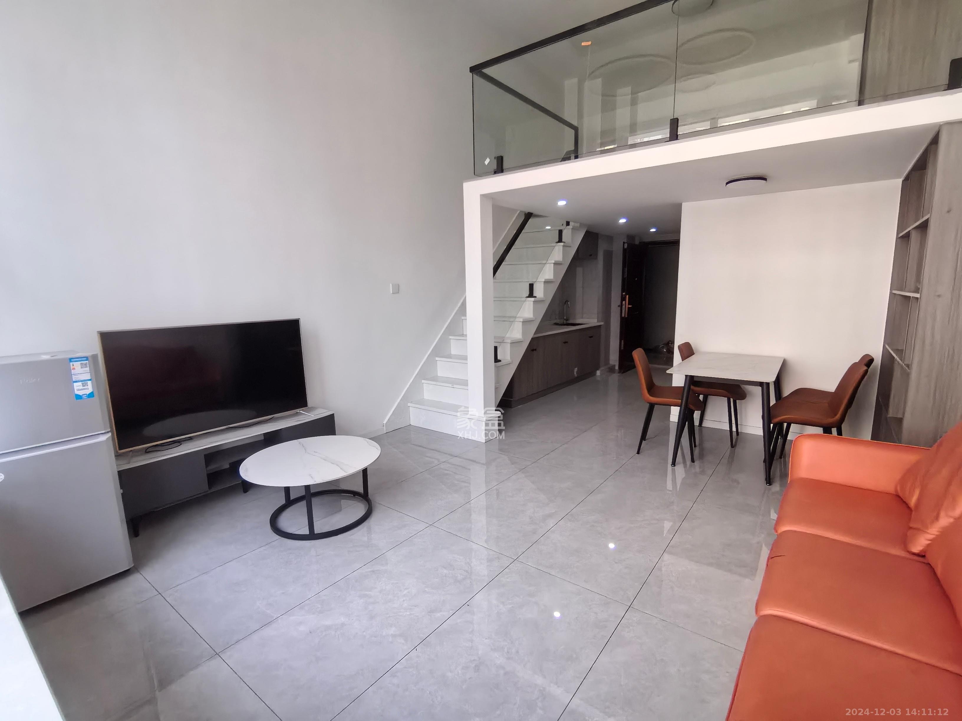 长燃润和天地(长润小区印湘江) 1室1厅1卫 1700.0元/月 长燃润和天地(长润小区印湘江) 1室1厅1卫 1700.0元/月室内图